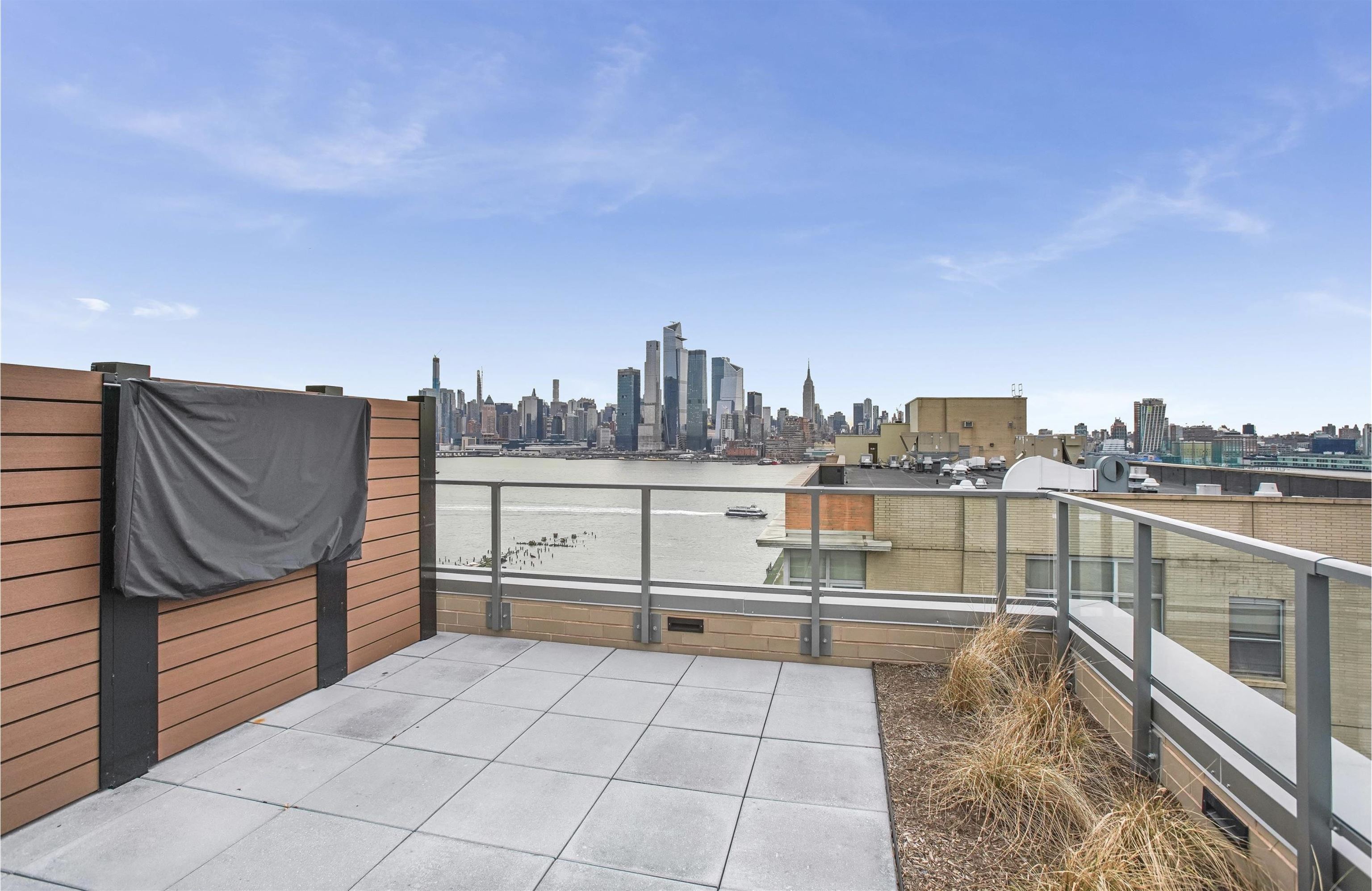 1425 HUDSON ST Unit: 10H