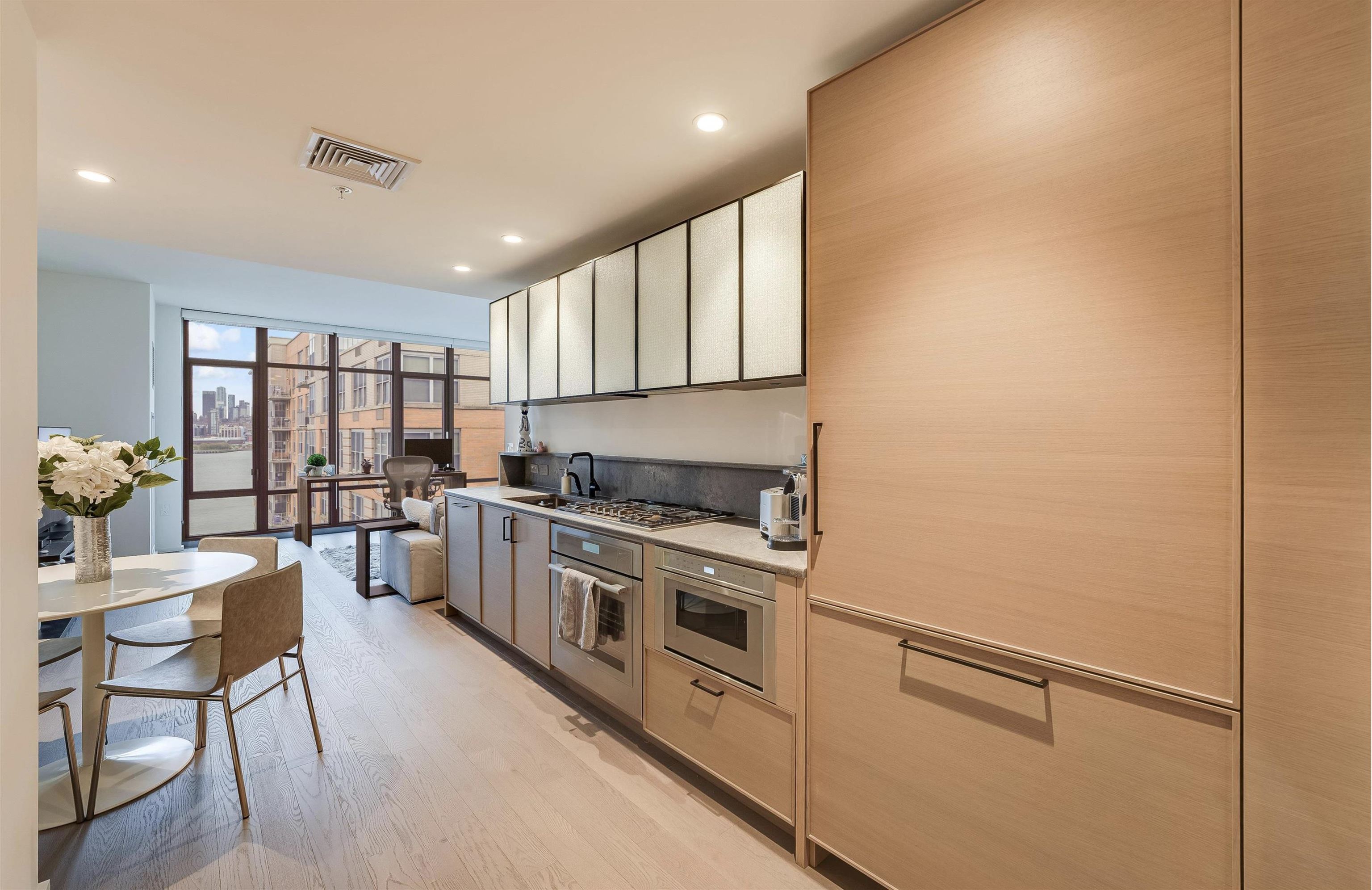 1425 HUDSON ST Unit: 10H