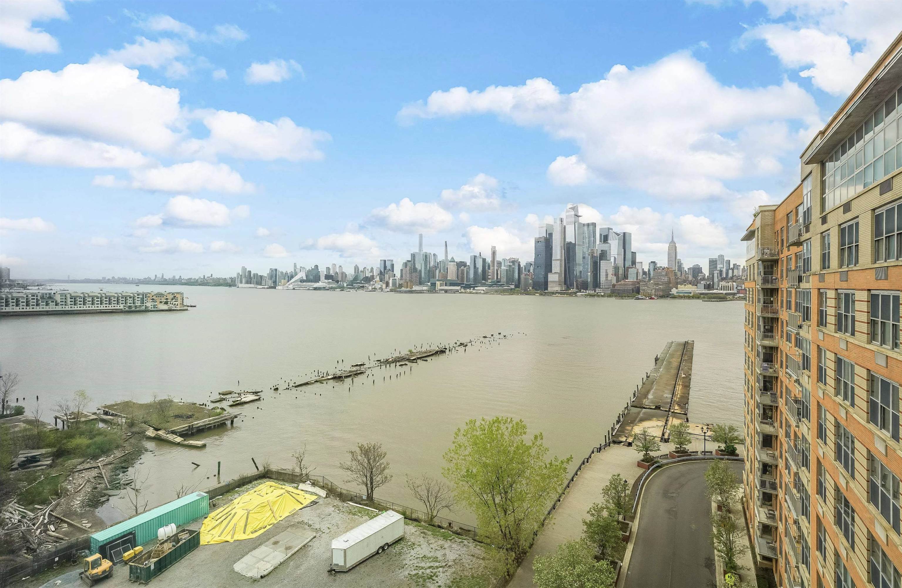 1425 HUDSON ST Unit: 10H