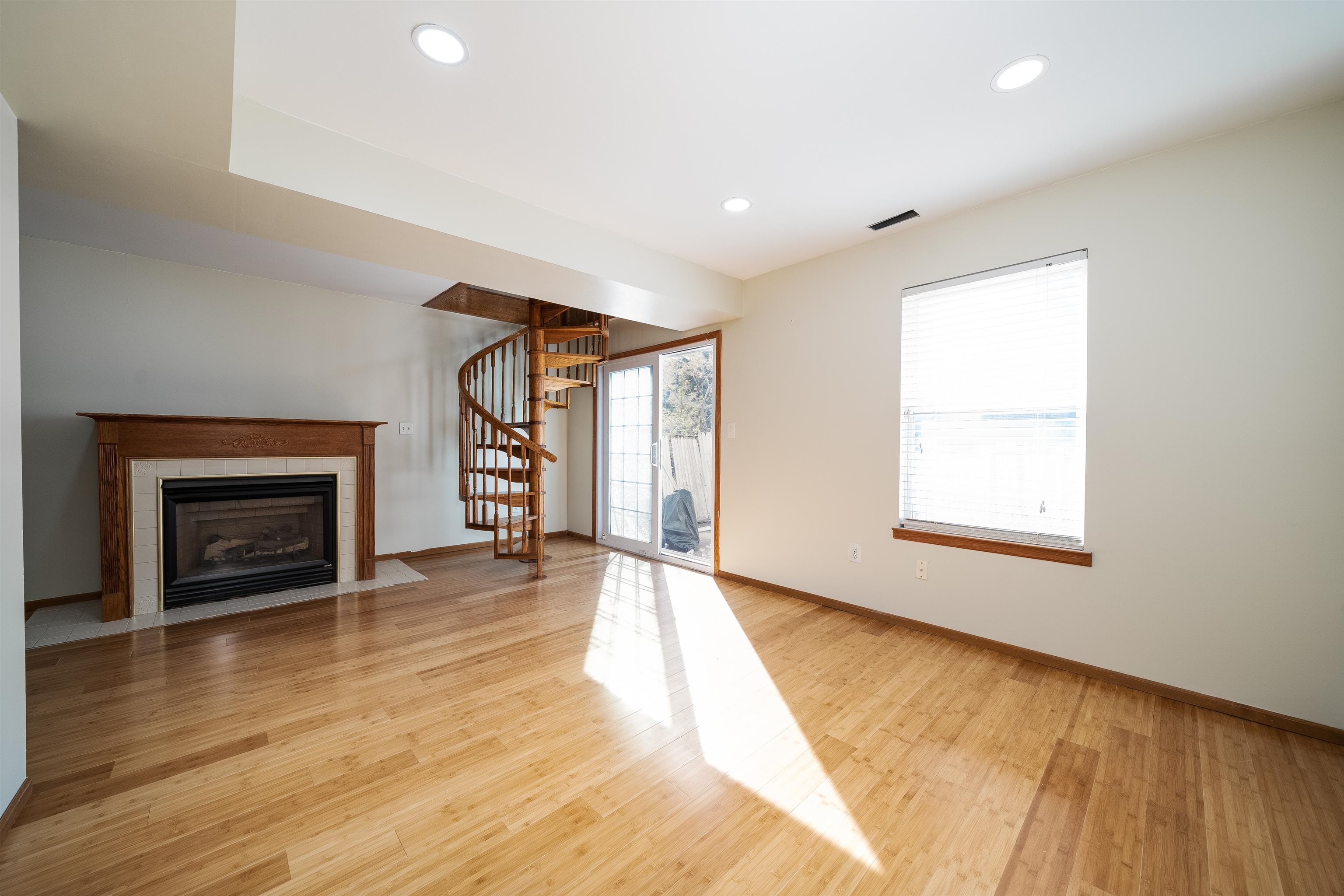 149 HOBART AVENUE Unit: 1