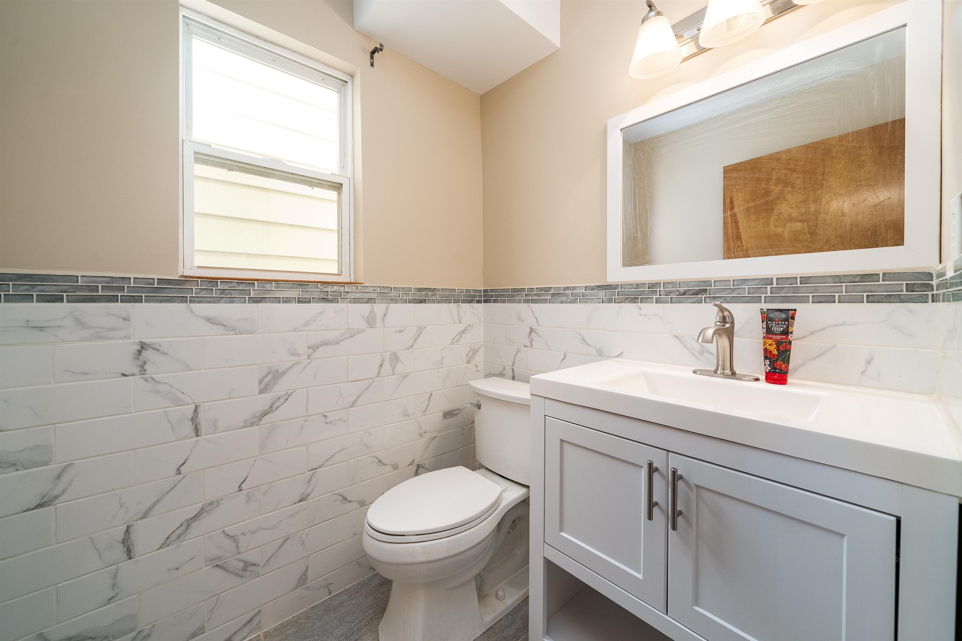 149 HOBART AVENUE Unit: 1