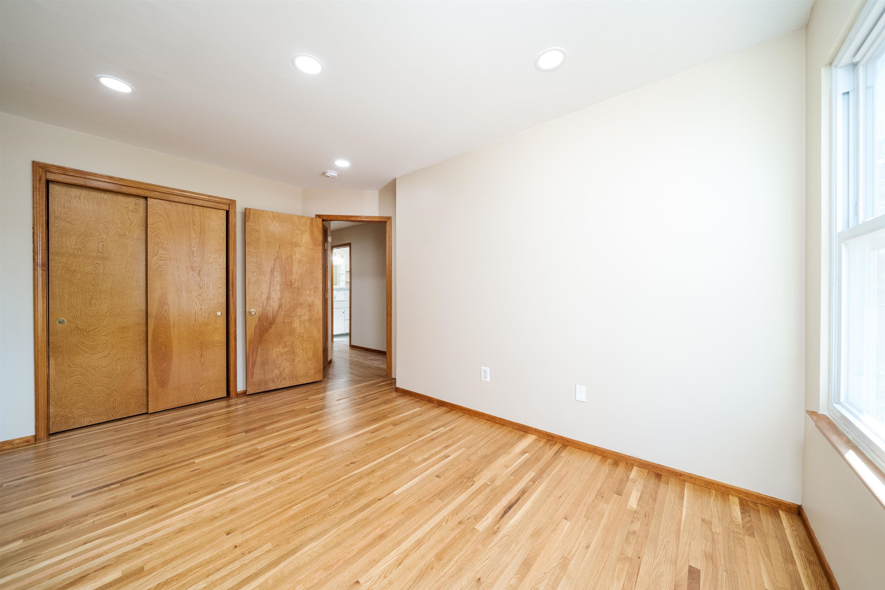 149 HOBART AVENUE Unit: 1