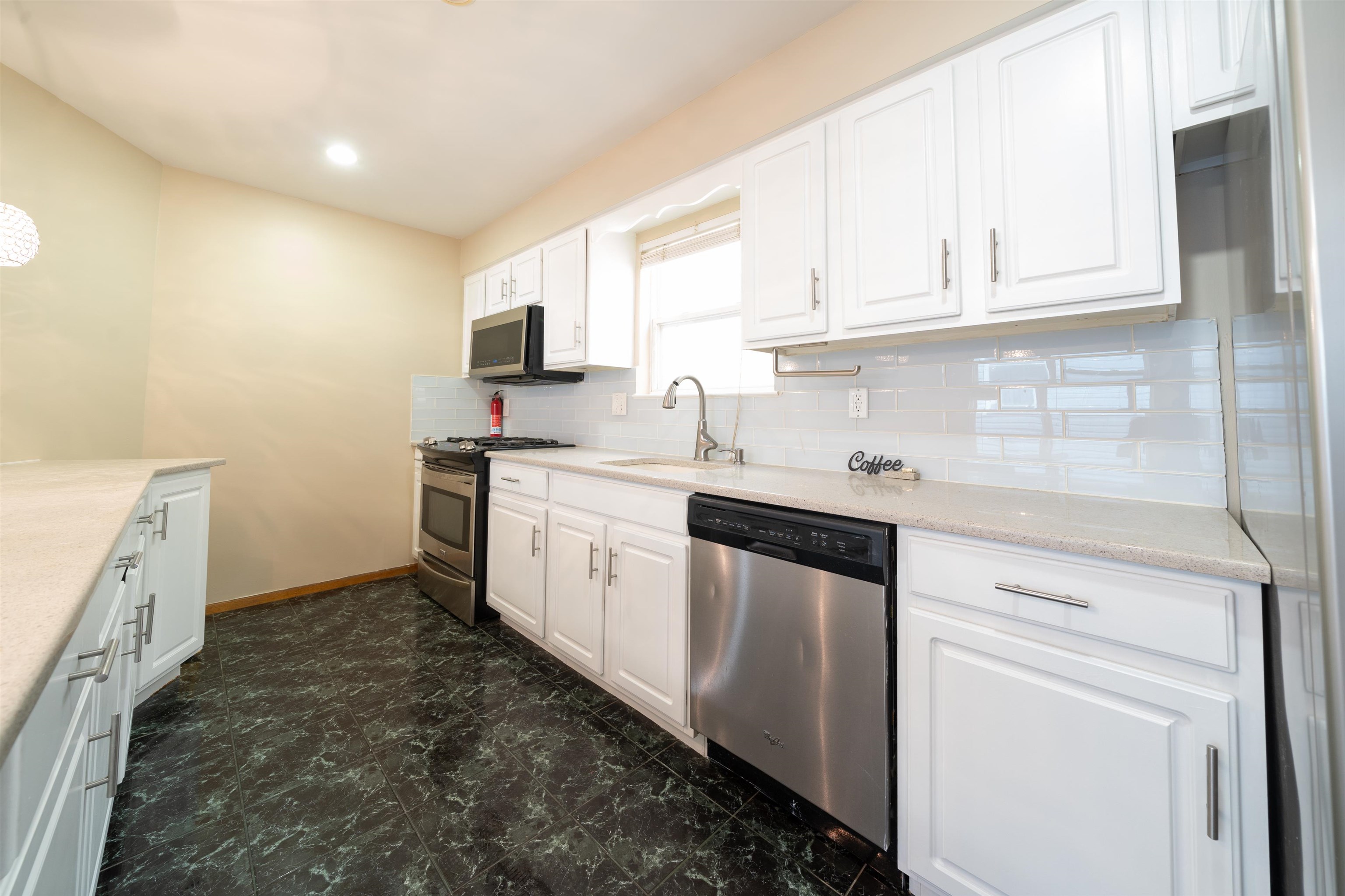 149 HOBART AVENUE Unit: 1