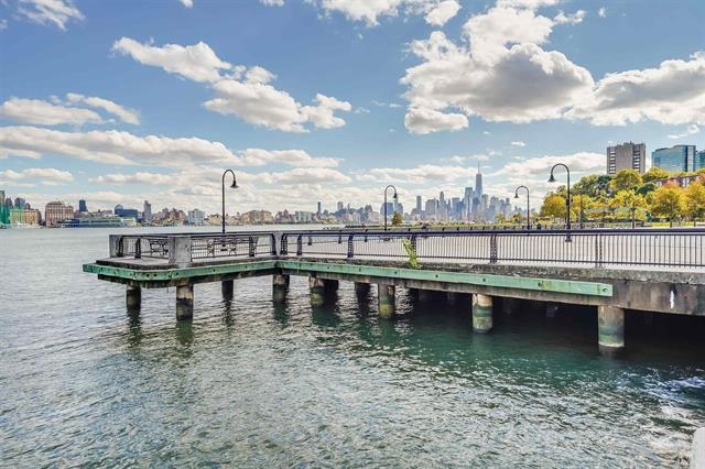 1100 MAXWELL LANE Unit: 624