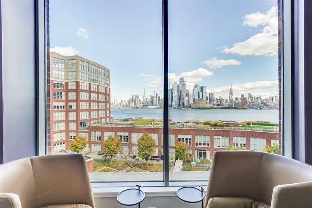 1100 MAXWELL LANE Unit: 624