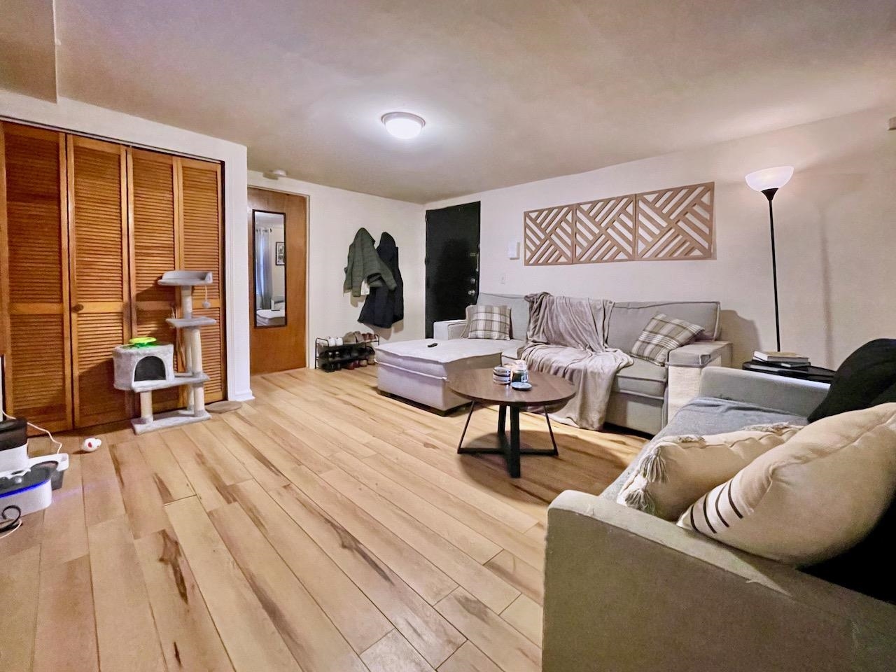 209 OGDEN AVE Unit: 1