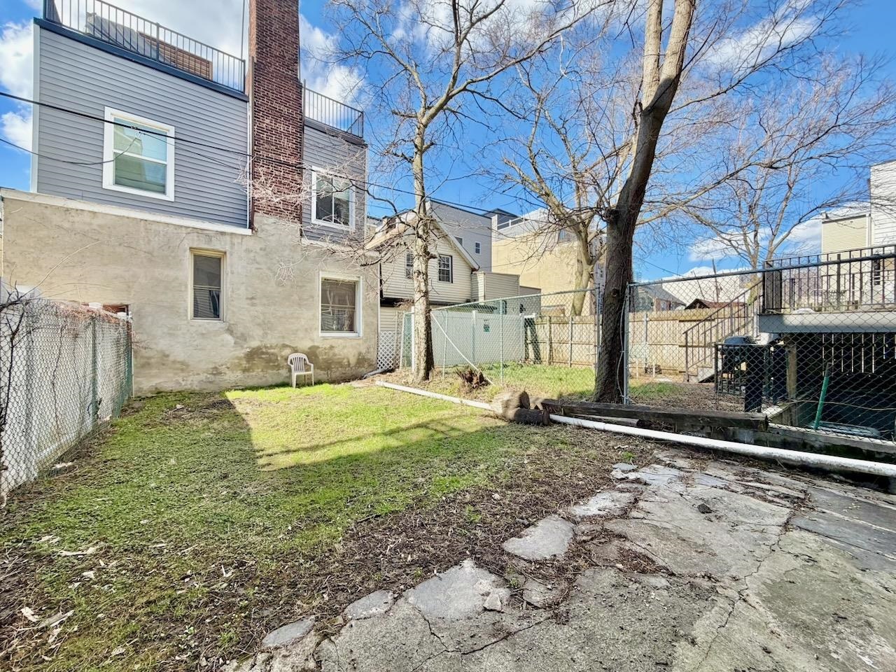 209 OGDEN AVE Unit: 1