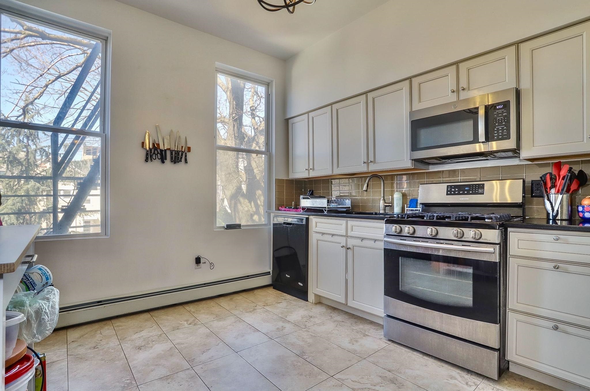 169 OGDEN AVE Unit: 2