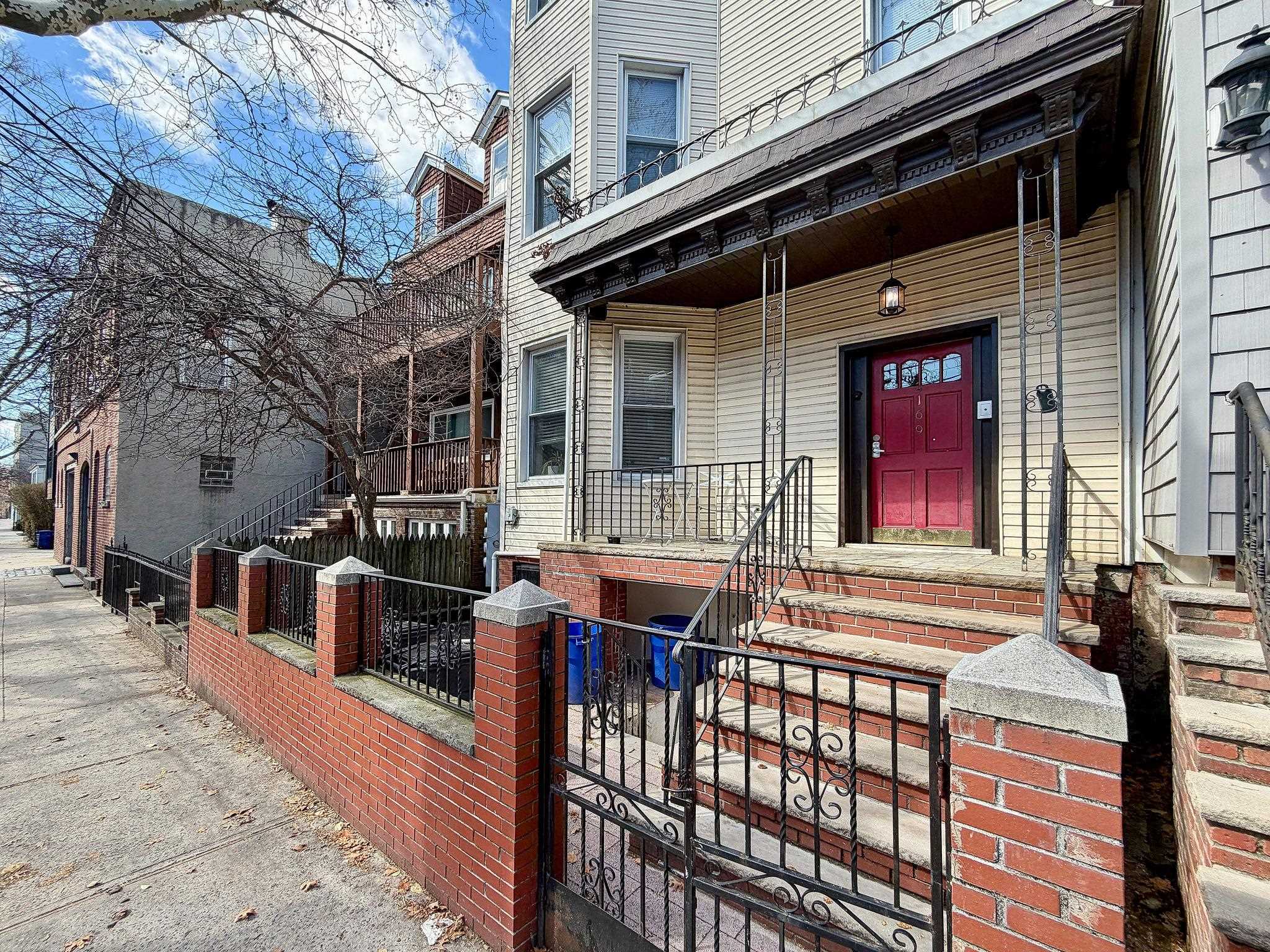 169 OGDEN AVE Unit: 2