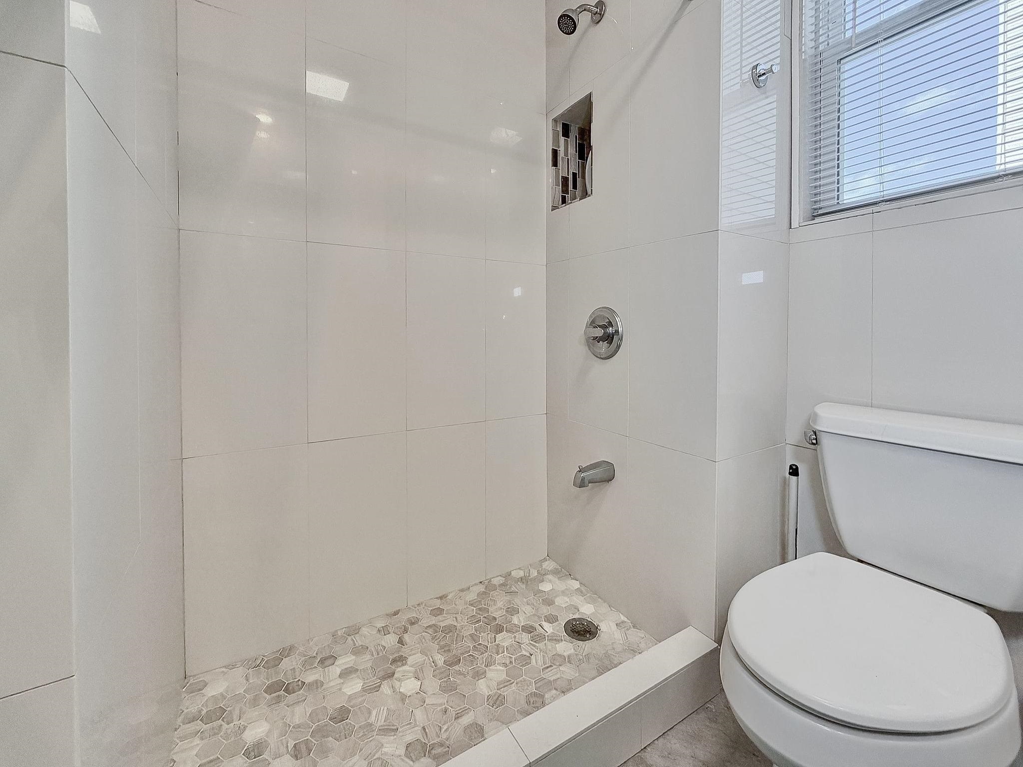 169 OGDEN AVE Unit: 2
