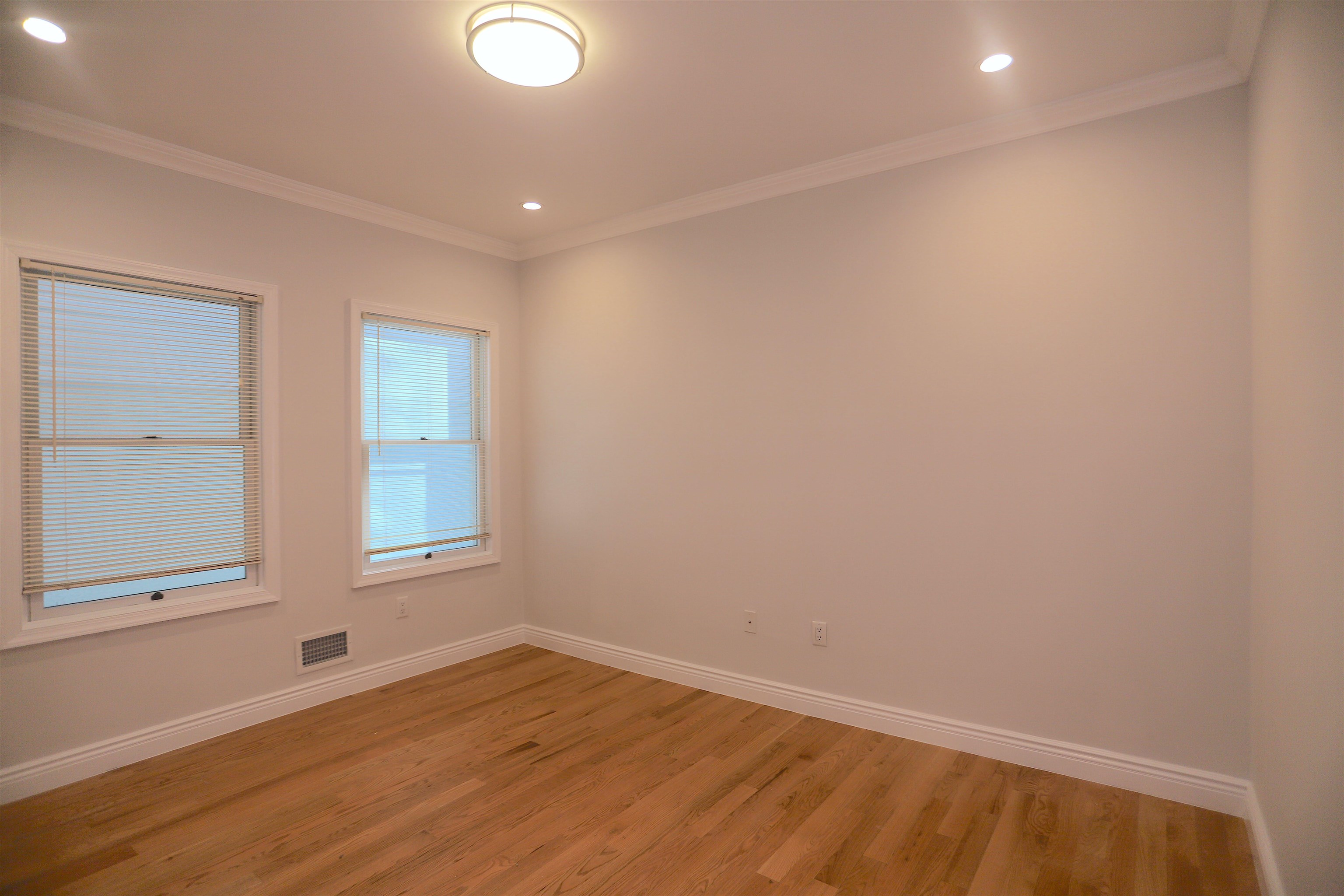 106 POPLAR ST Unit: 1