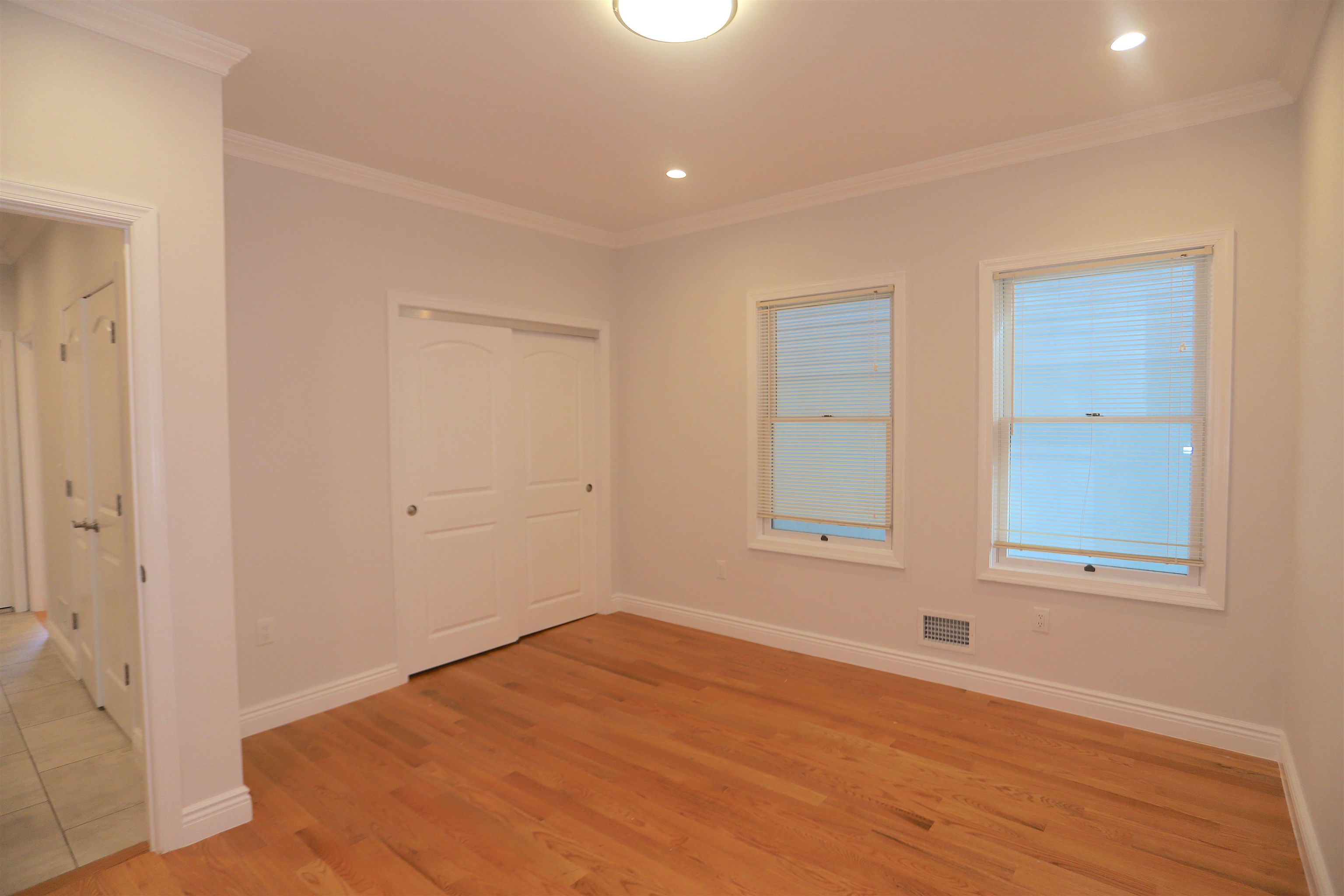 106 POPLAR ST Unit: 1