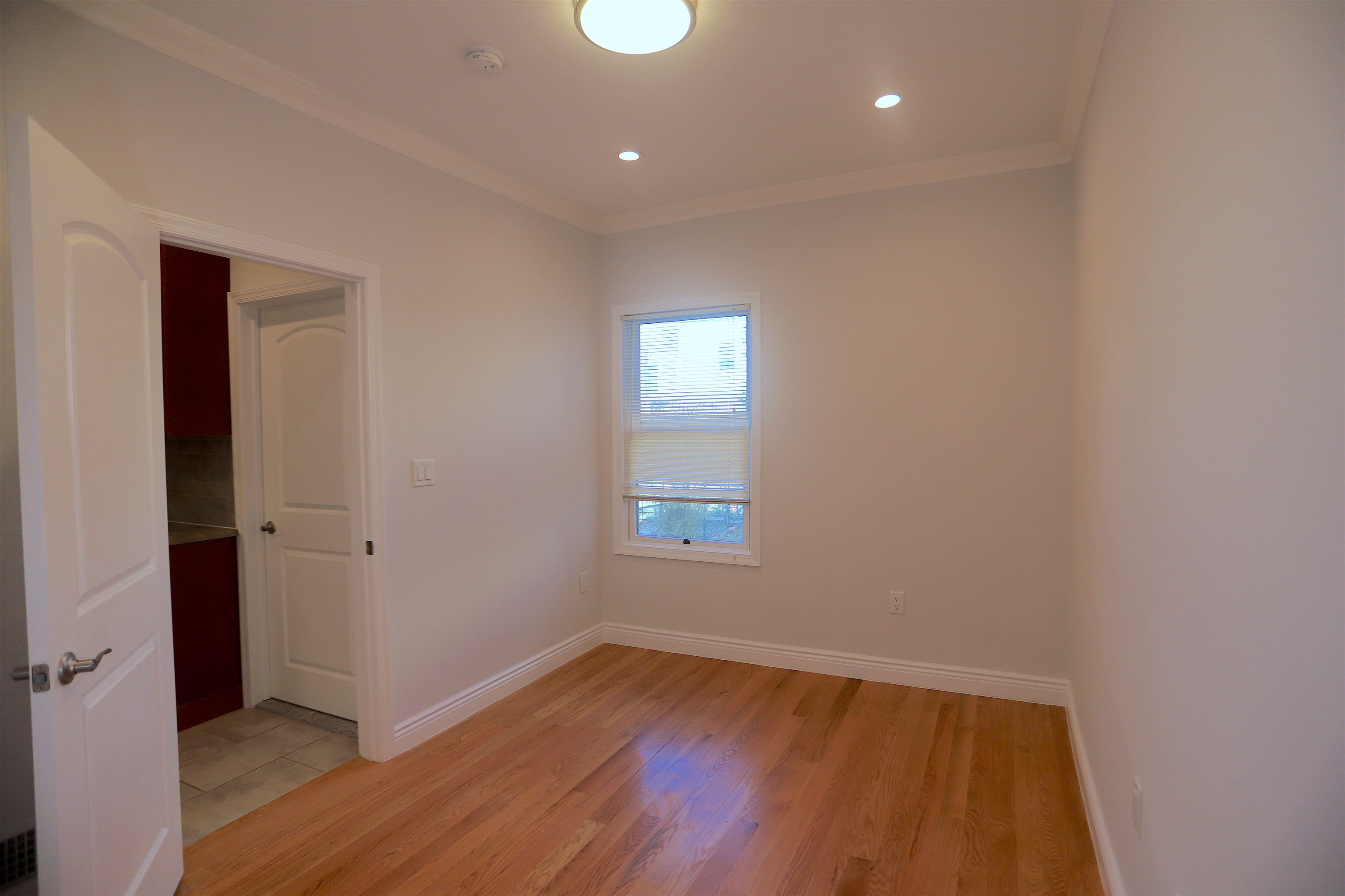 106 POPLAR ST Unit: 1