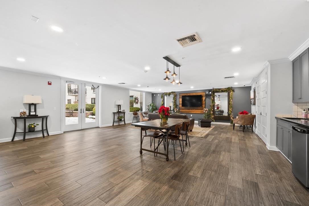 1200 GRAND ST Unit: 432