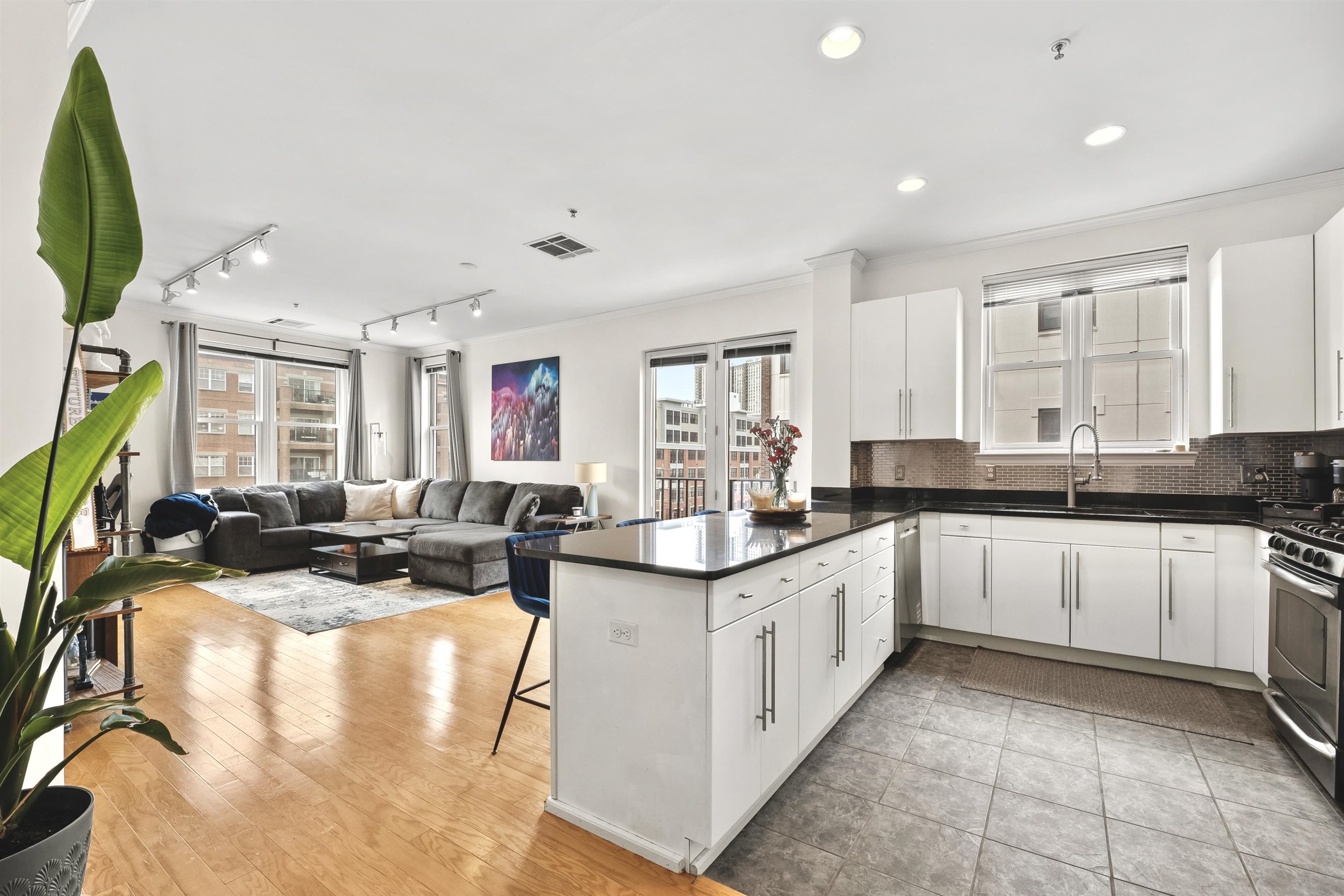 1200 GRAND ST Unit: 432