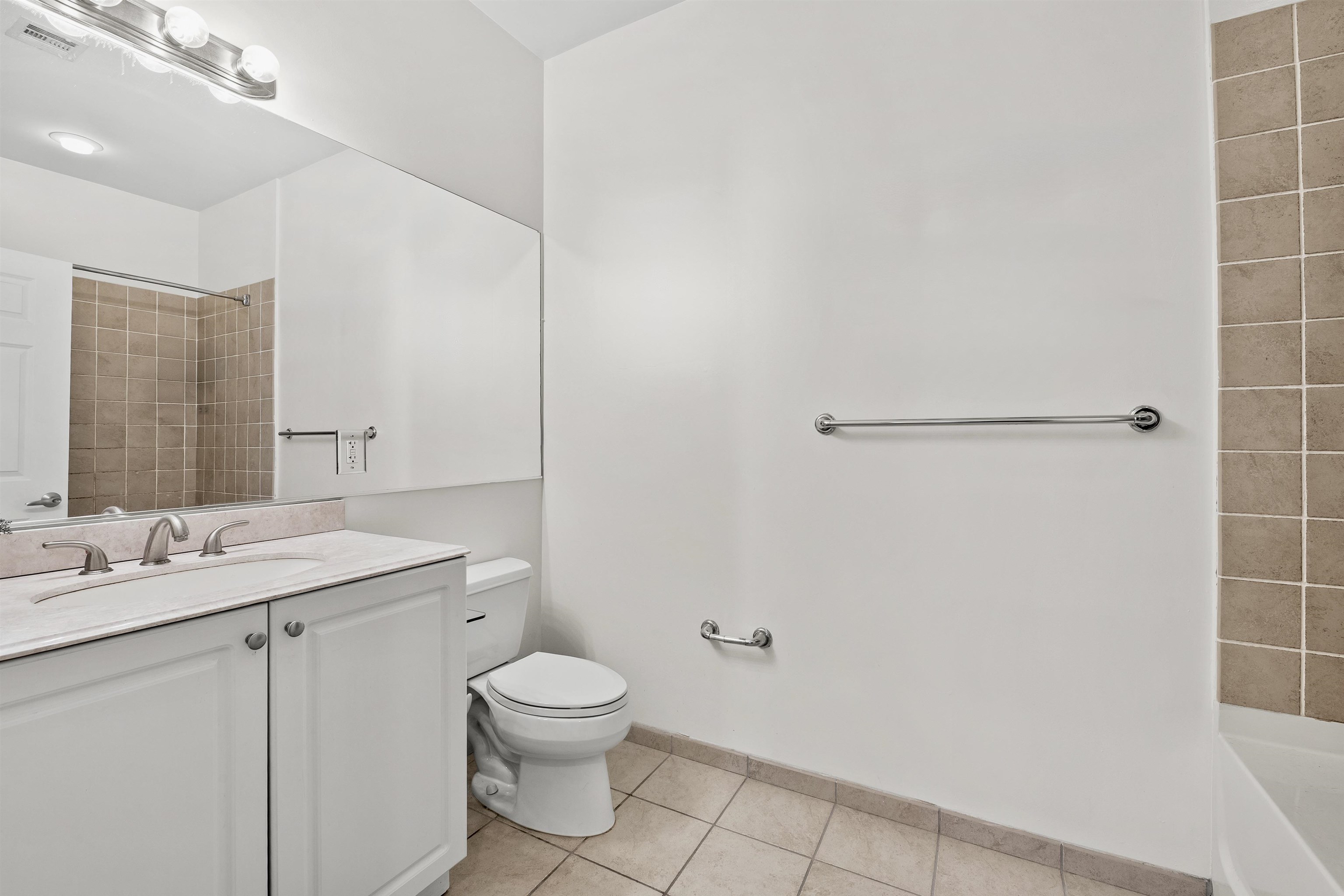 1200 GRAND ST Unit: 432