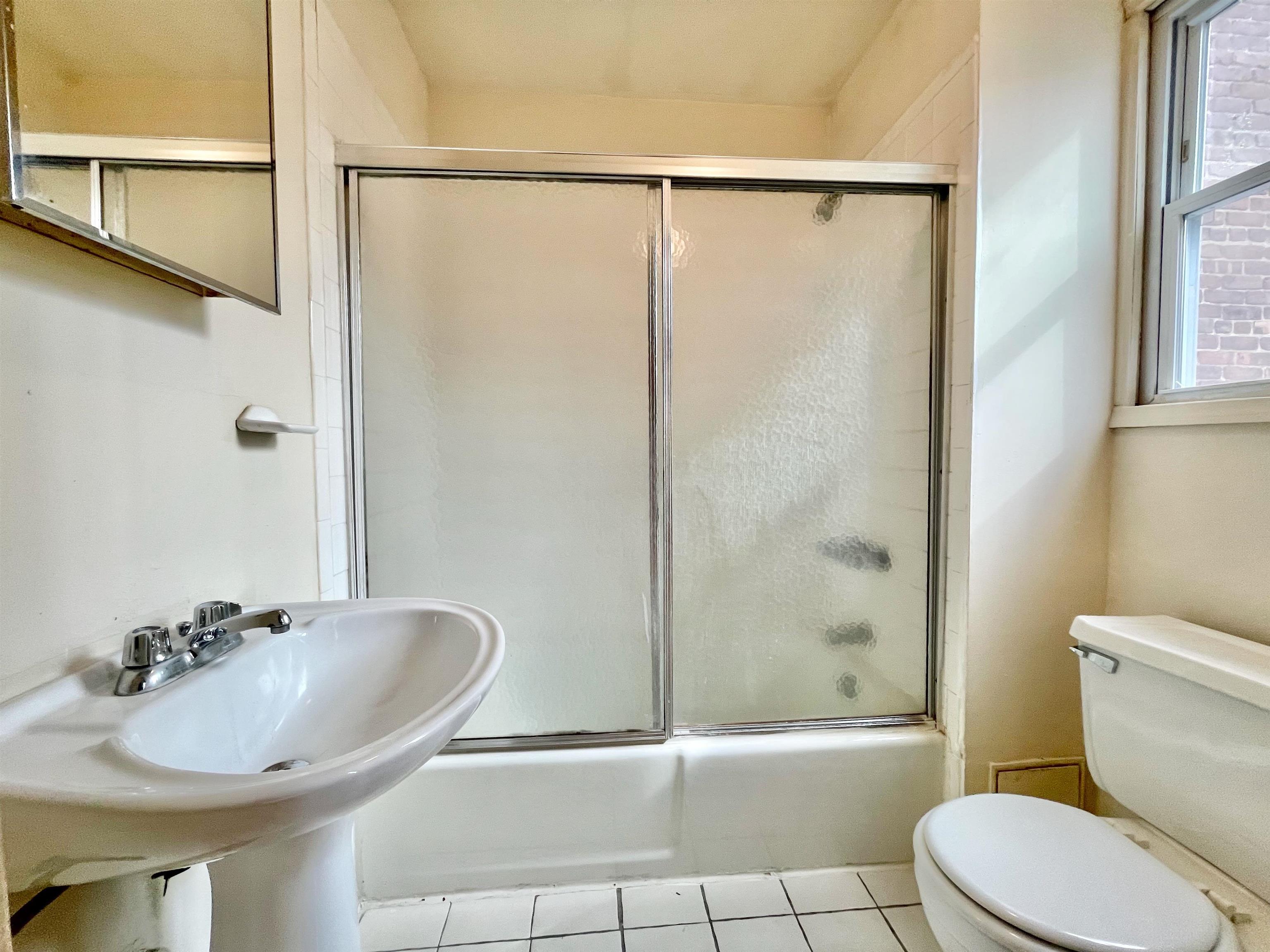 707 ADAMS ST Unit: 3L