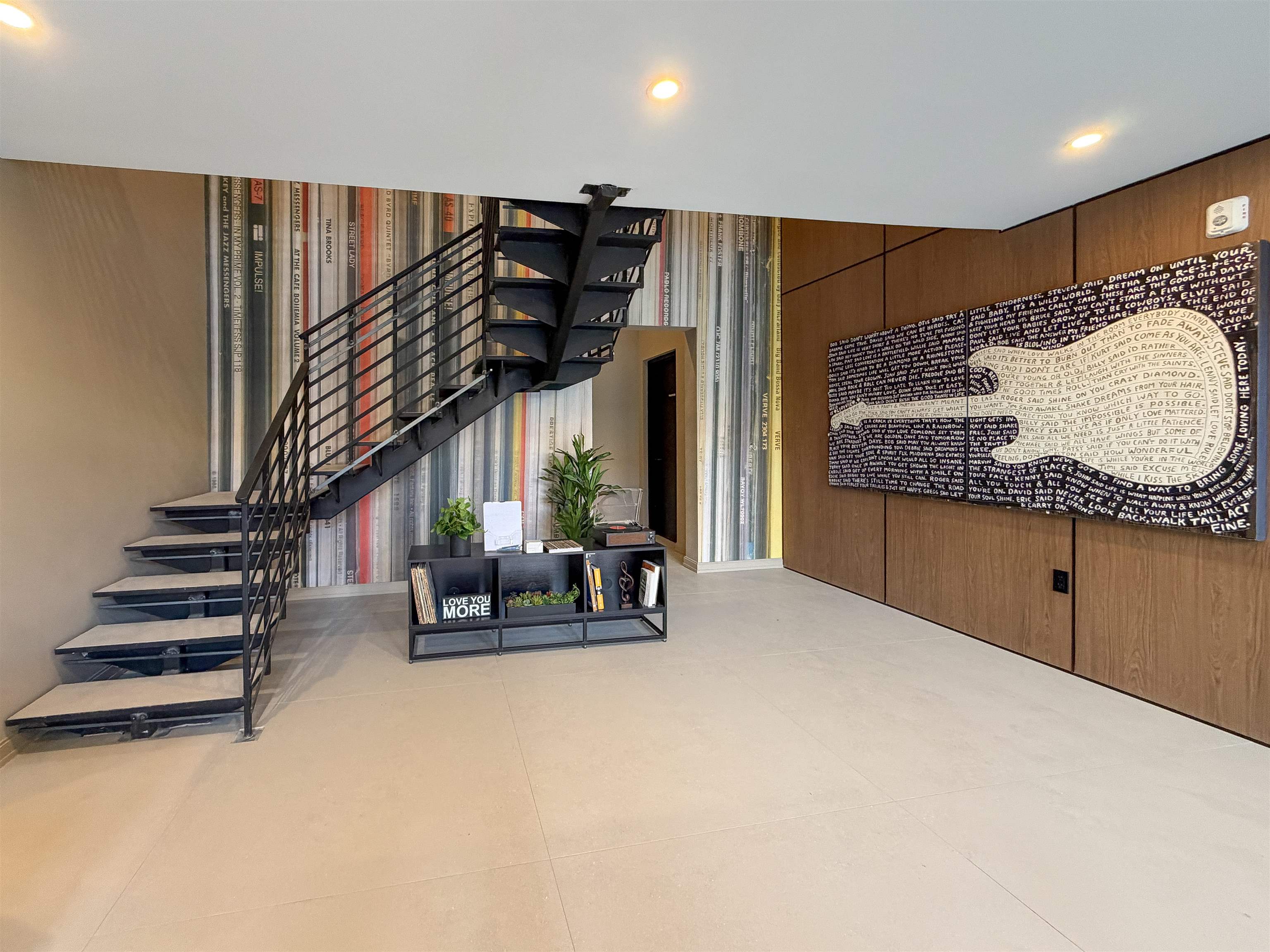 921 MADISON ST Unit: 401