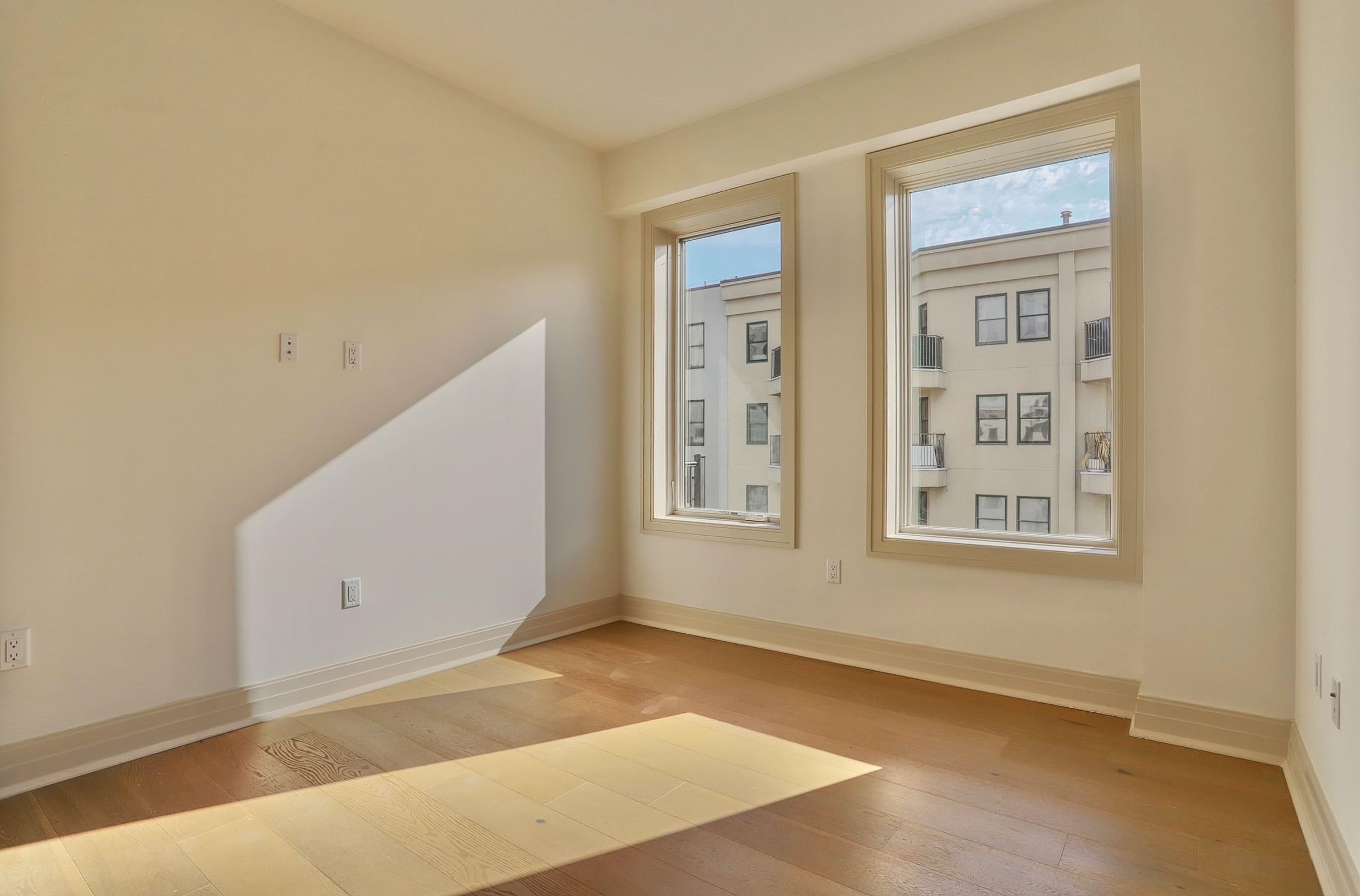 921 MADISON ST Unit: 401