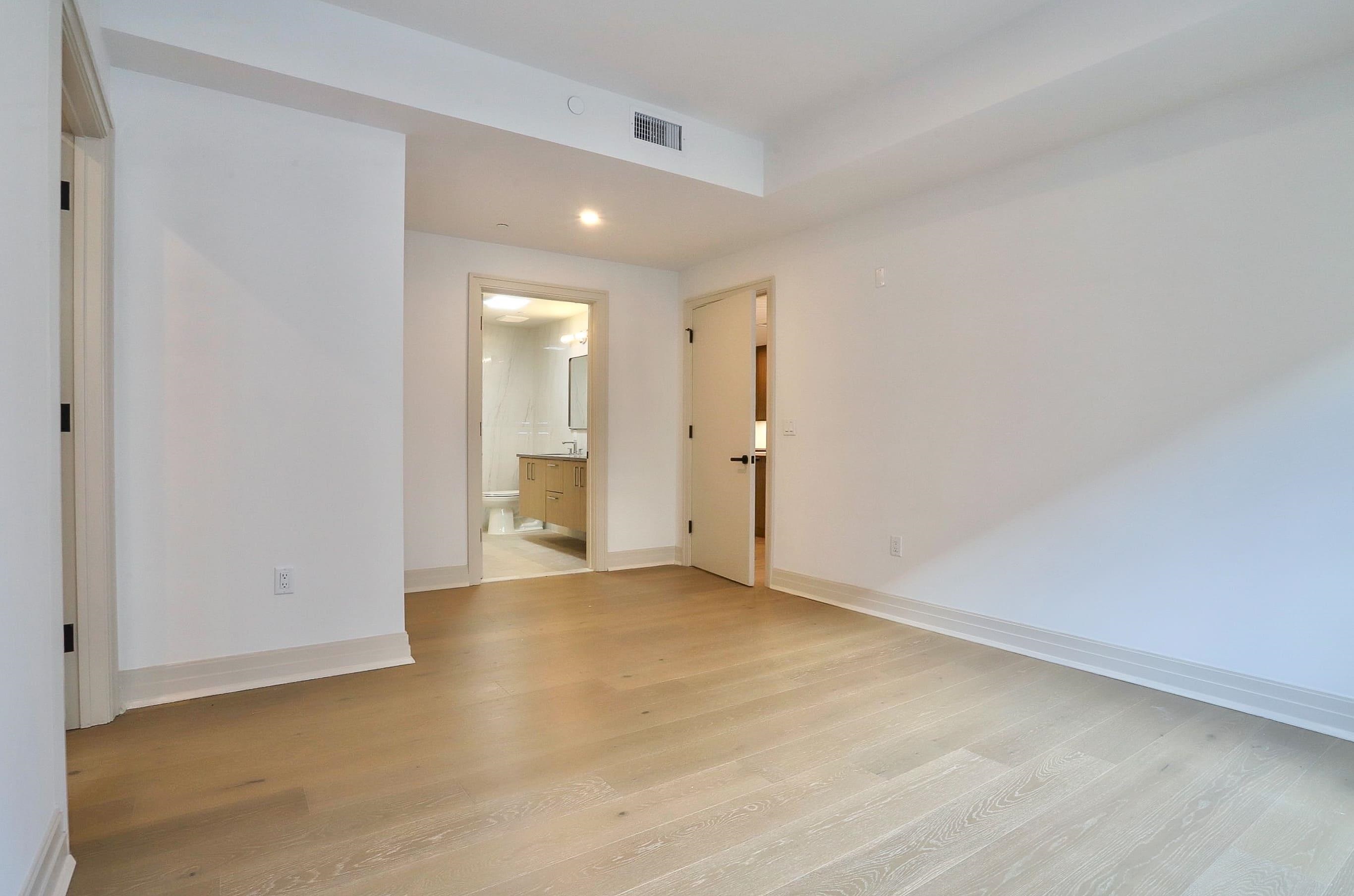 921 MADISON ST Unit: 203