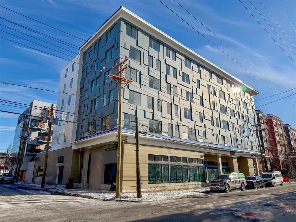 921 MADISON ST Unit: 203