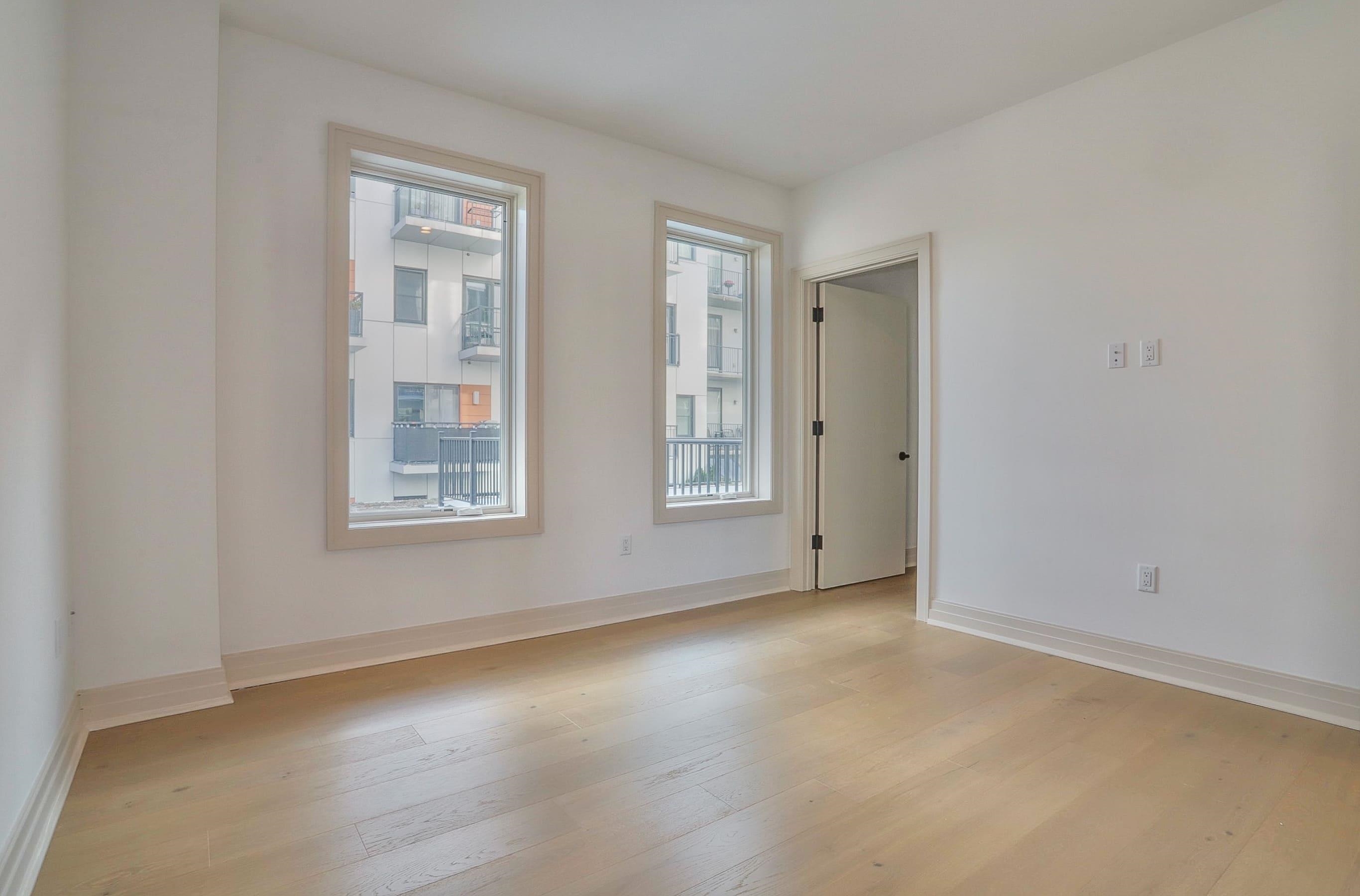 921 MADISON ST Unit: 203