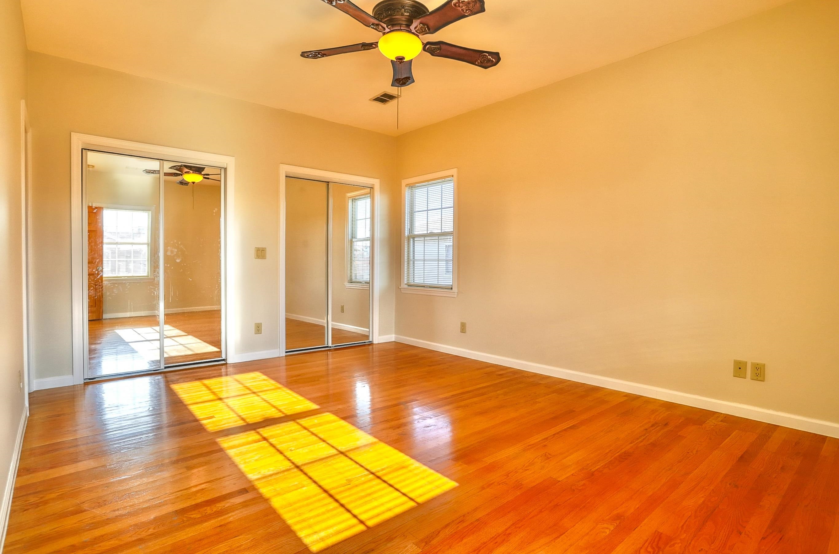 24 EMERSON AVE Unit: 2