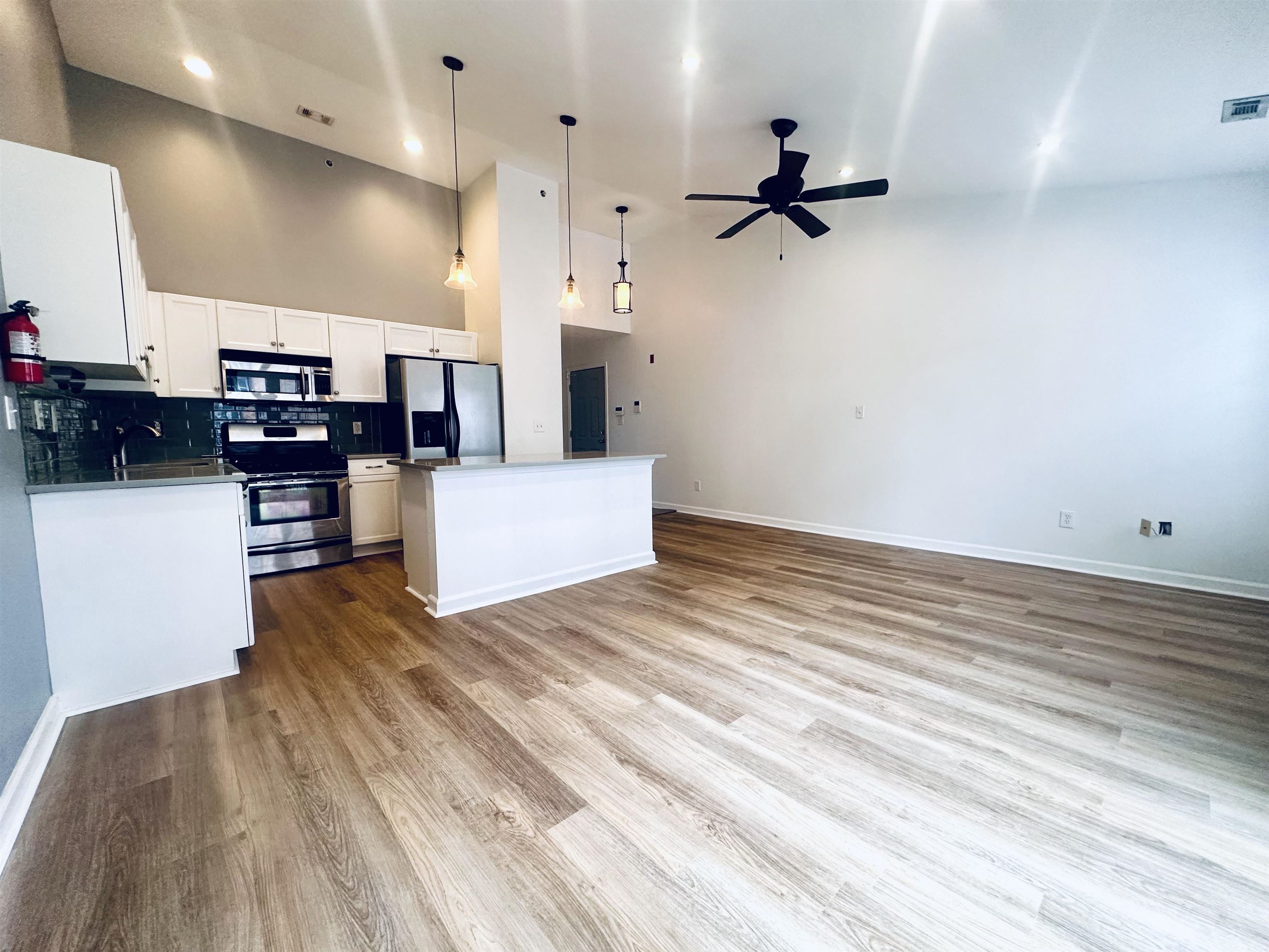 5 SOHO DR Unit: 111