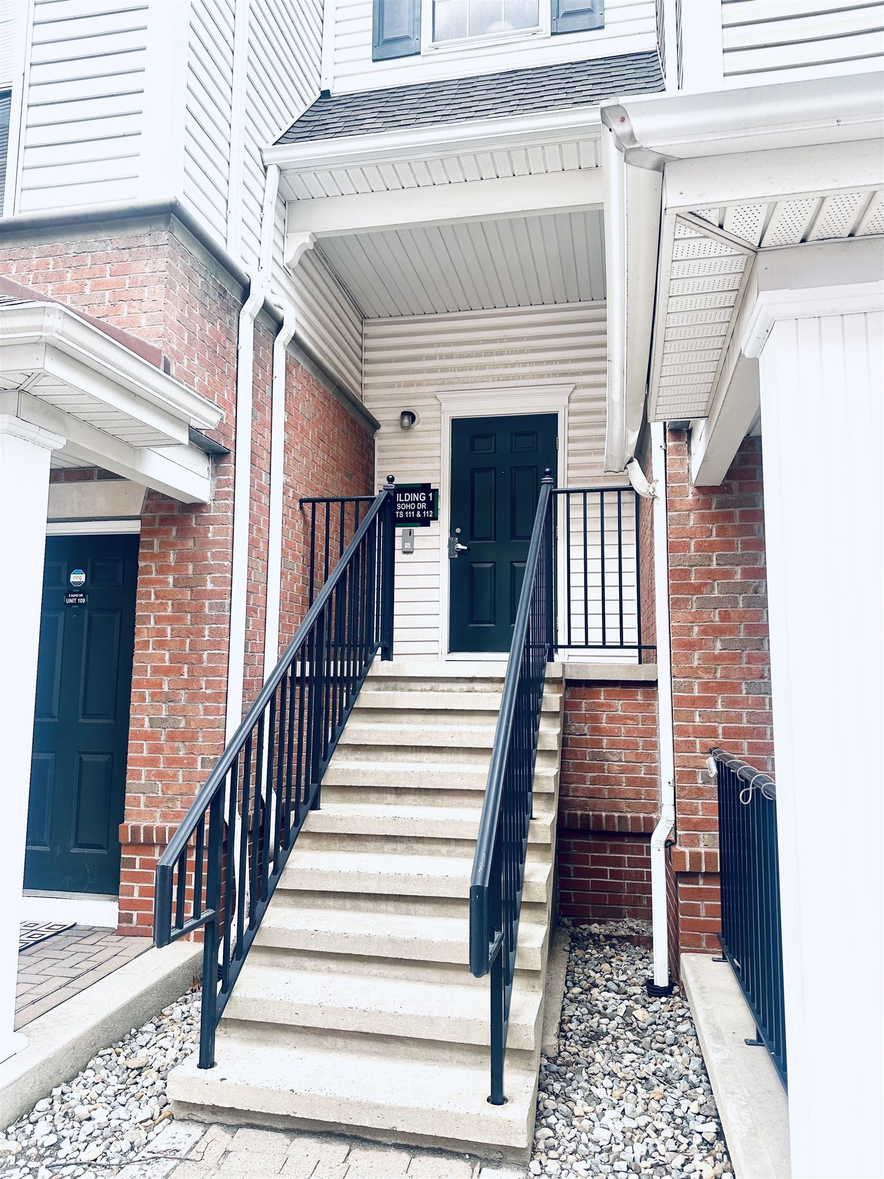 5 SOHO DR Unit: 111