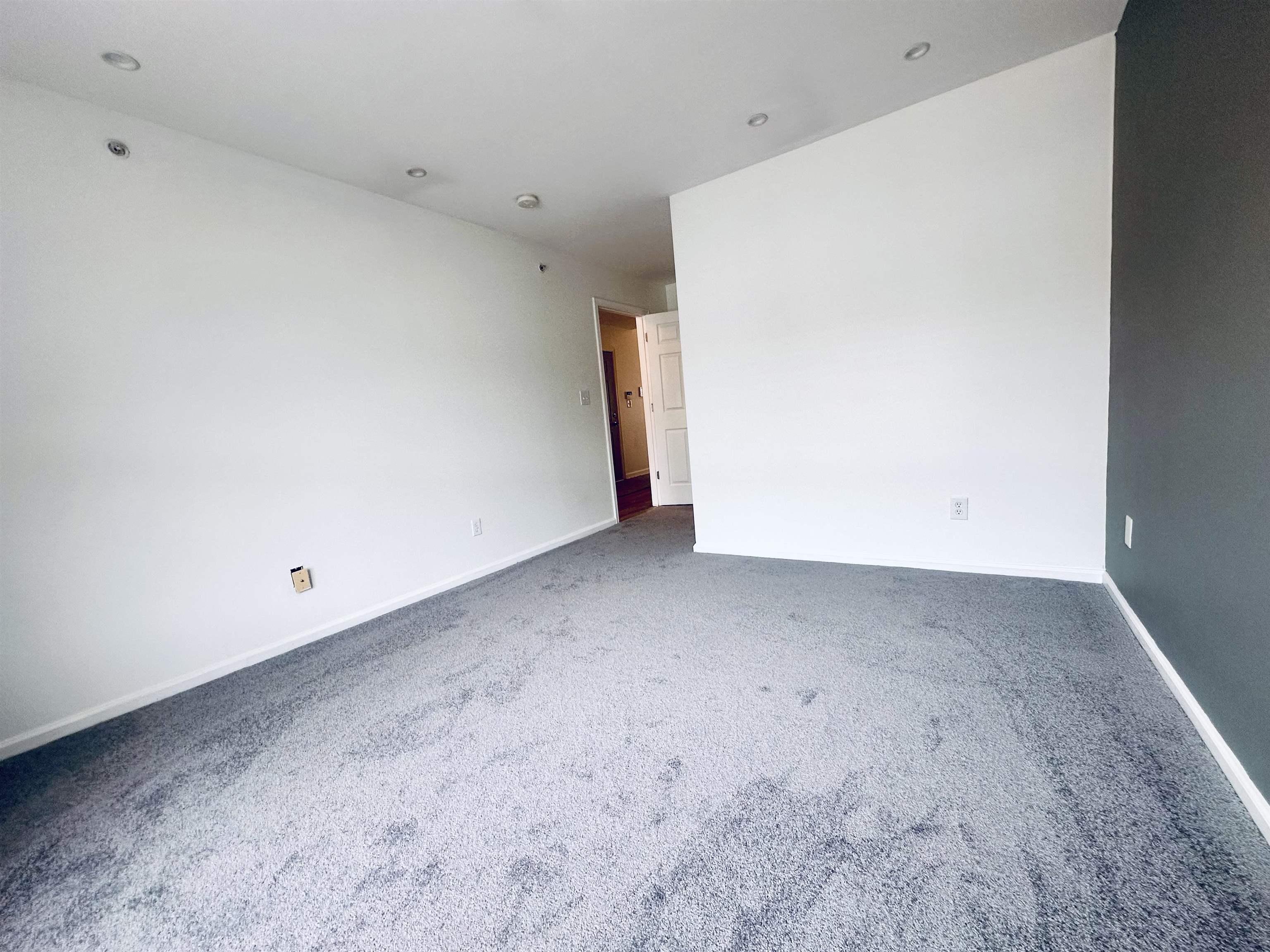 5 SOHO DR Unit: 111