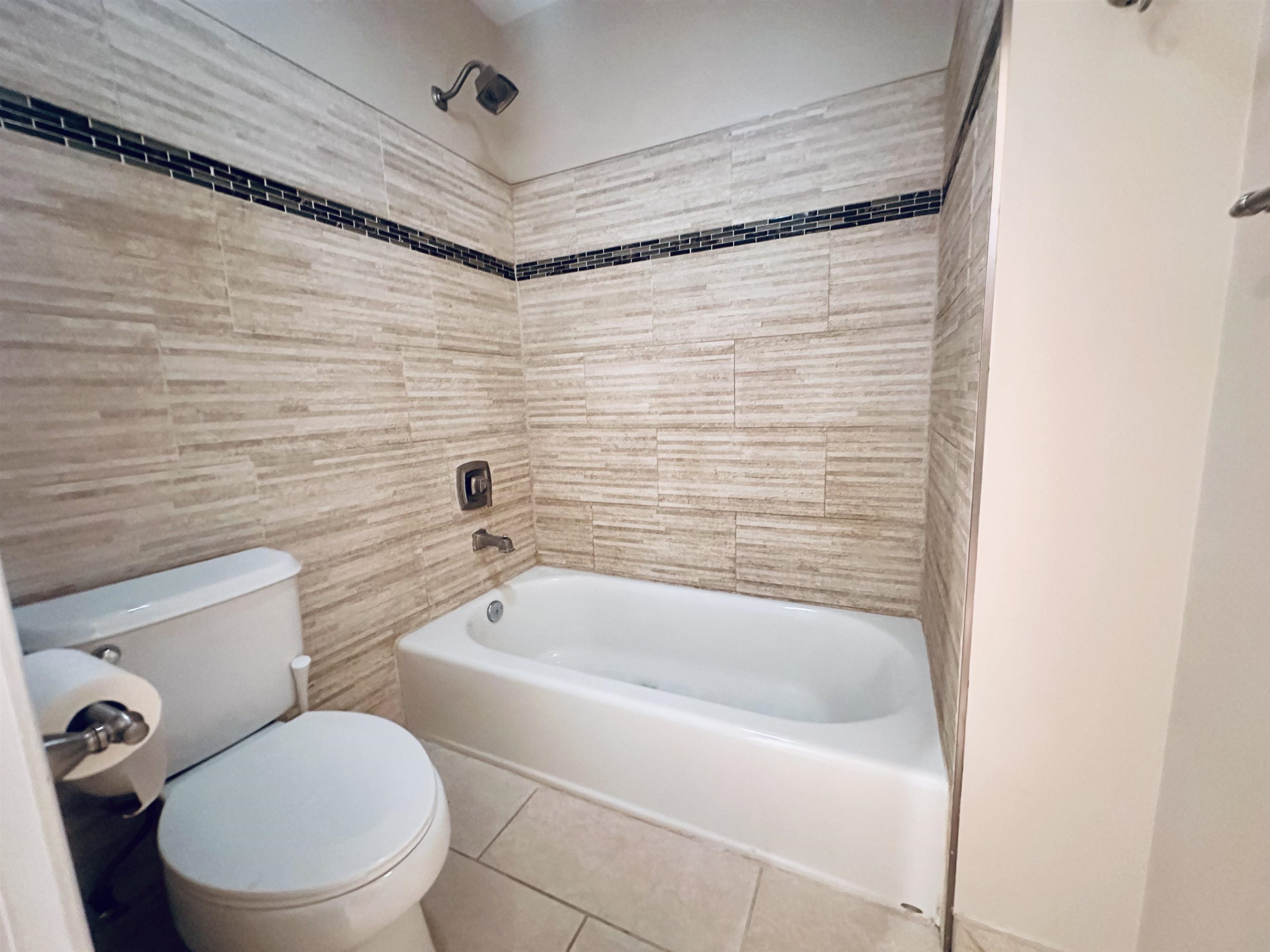 5 SOHO DR Unit: 111