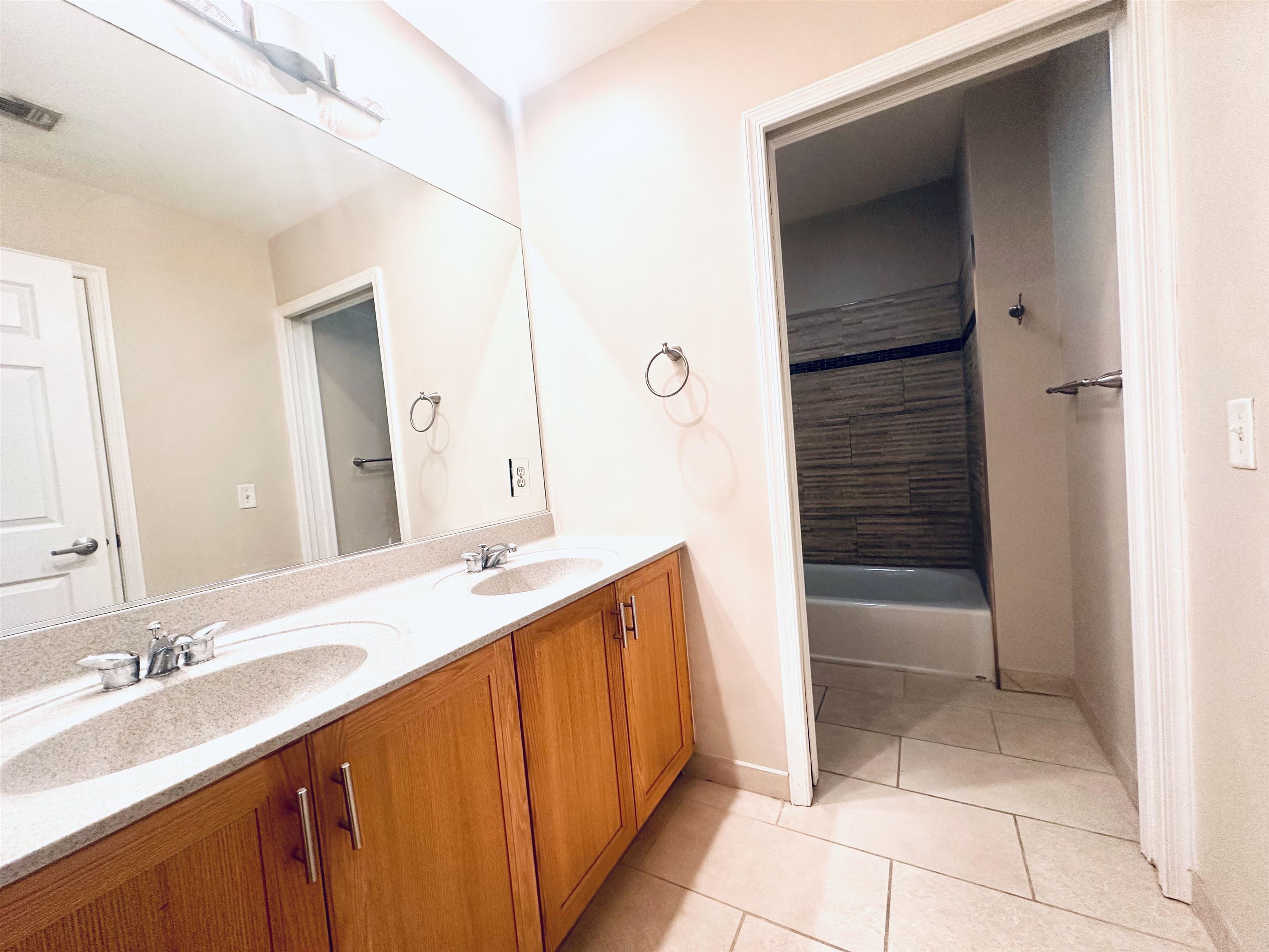 5 SOHO DR Unit: 111