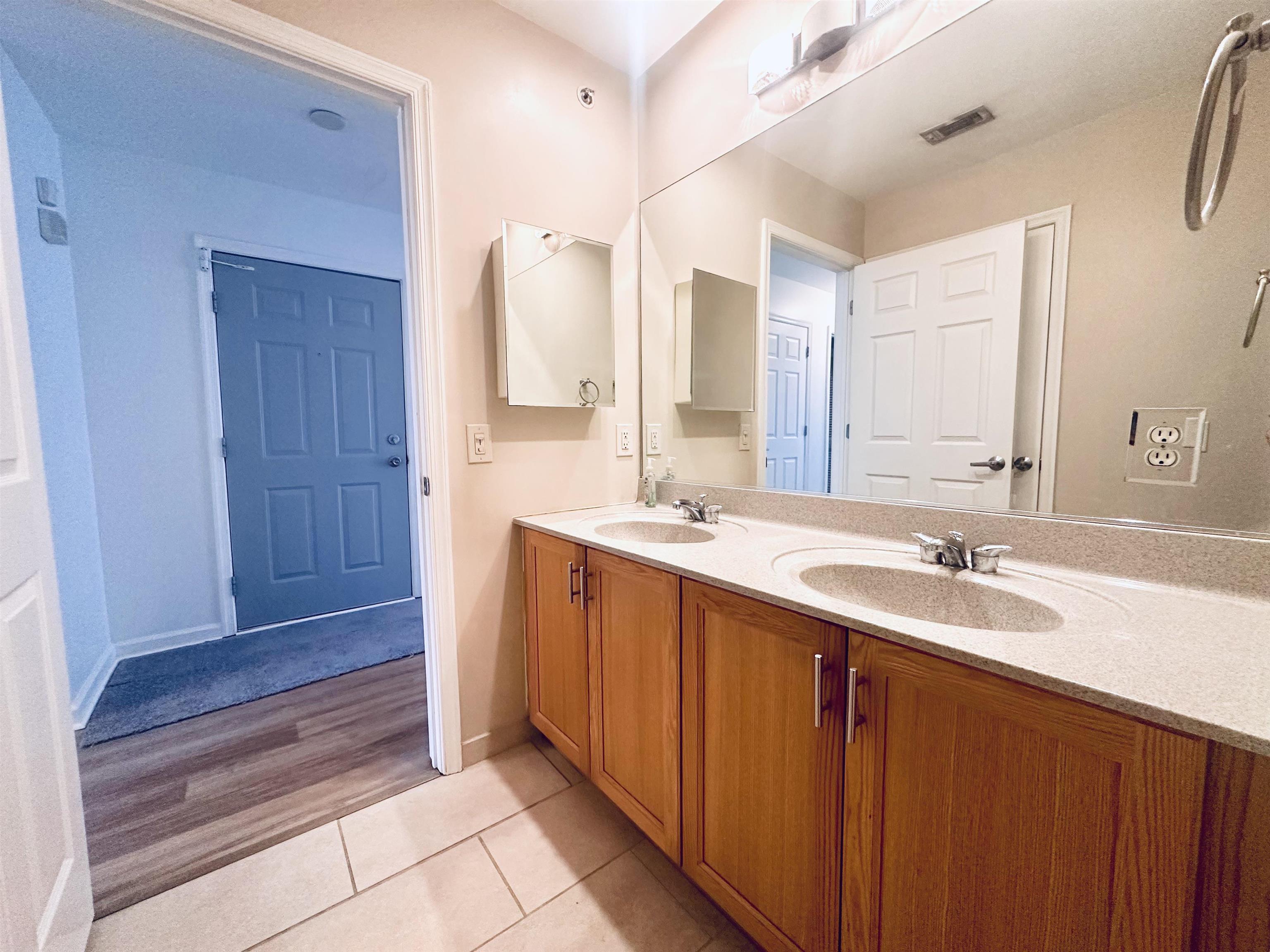 5 SOHO DR Unit: 111