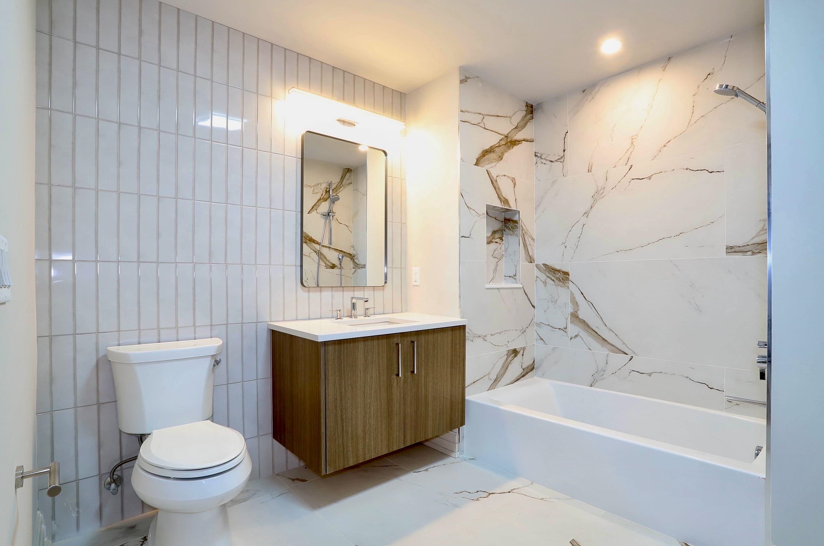 921 MADISON ST Unit: 203