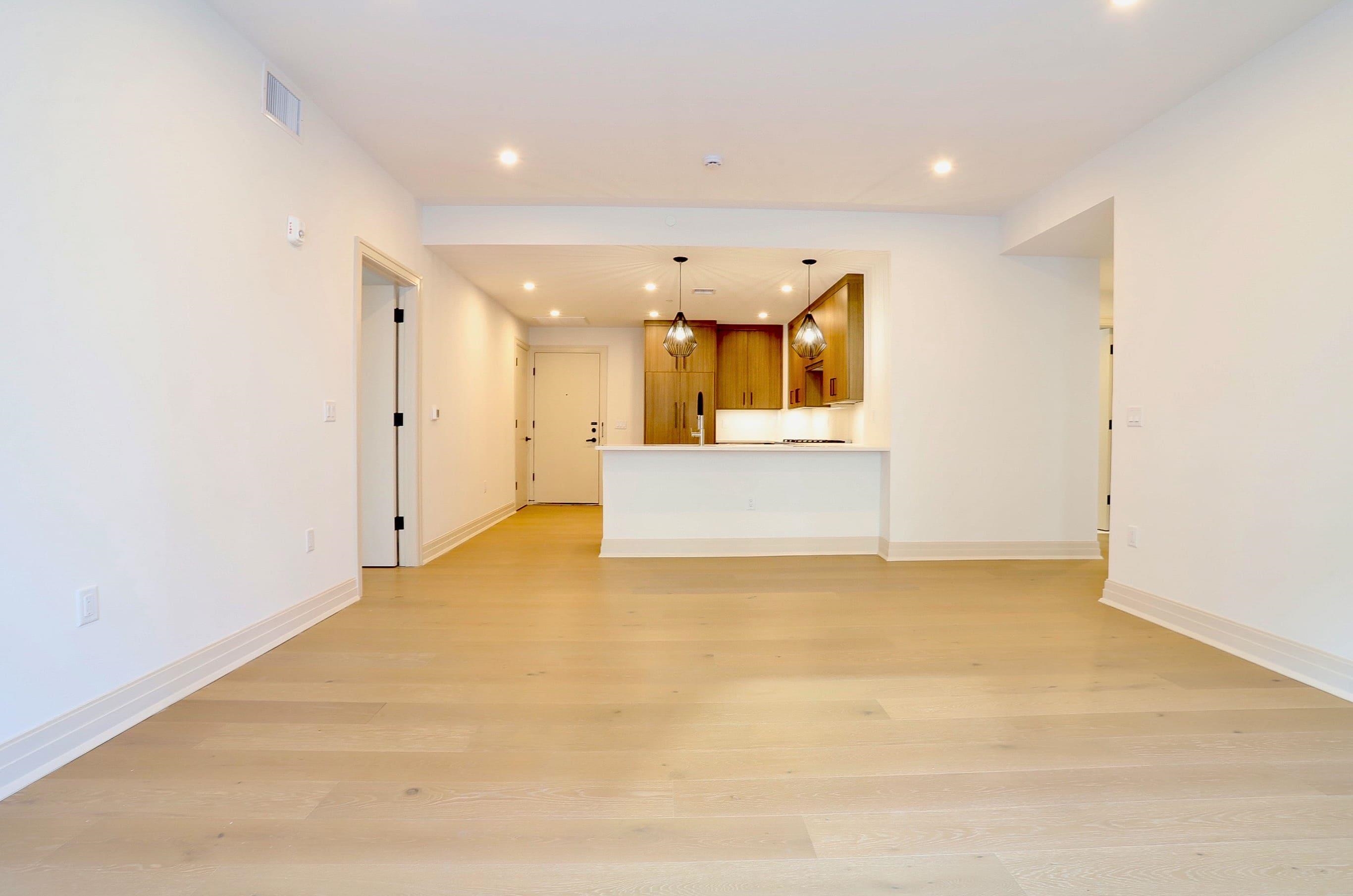 921 MADISON ST Unit: 203