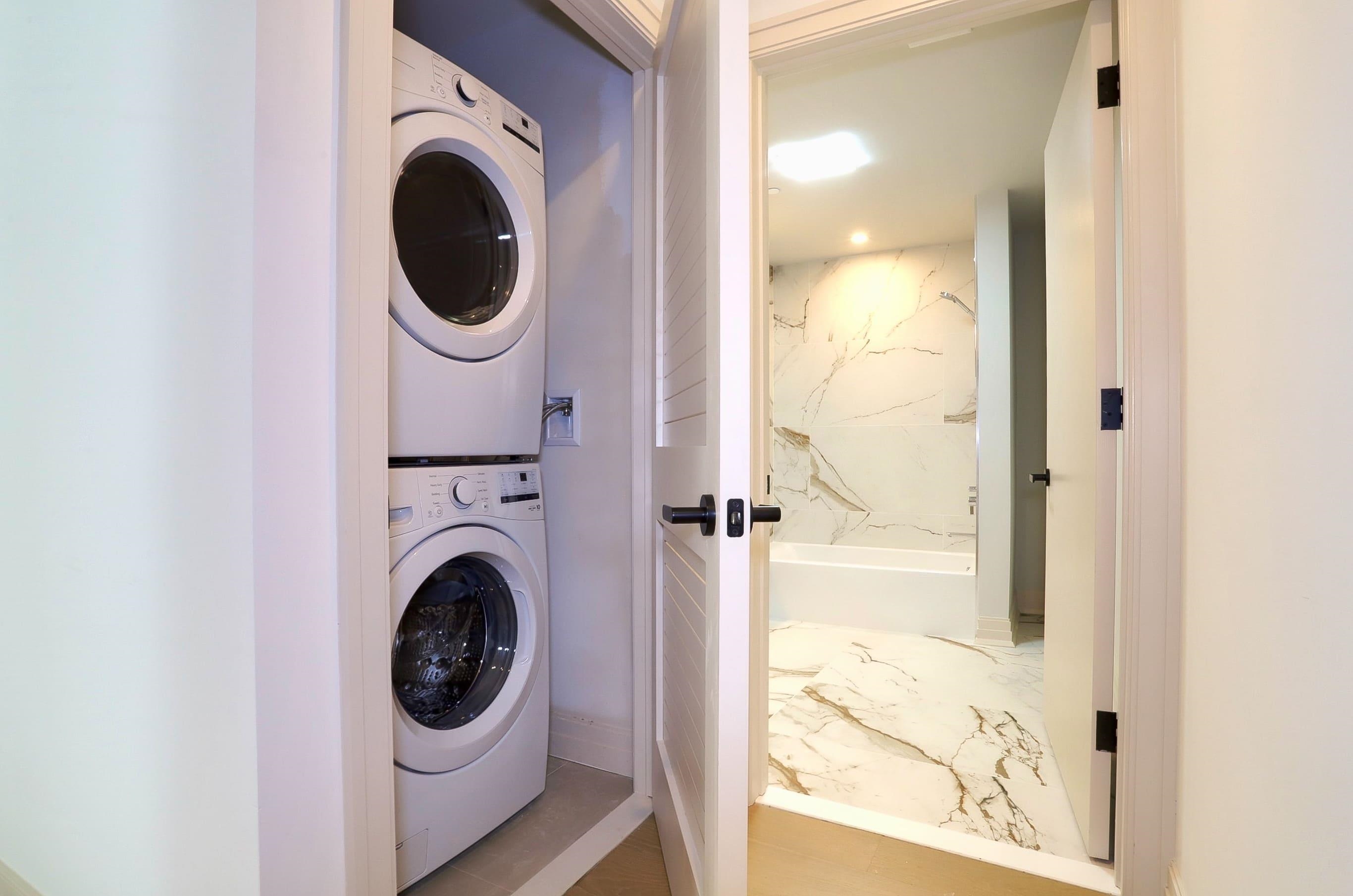 921 MADISON ST Unit: 203