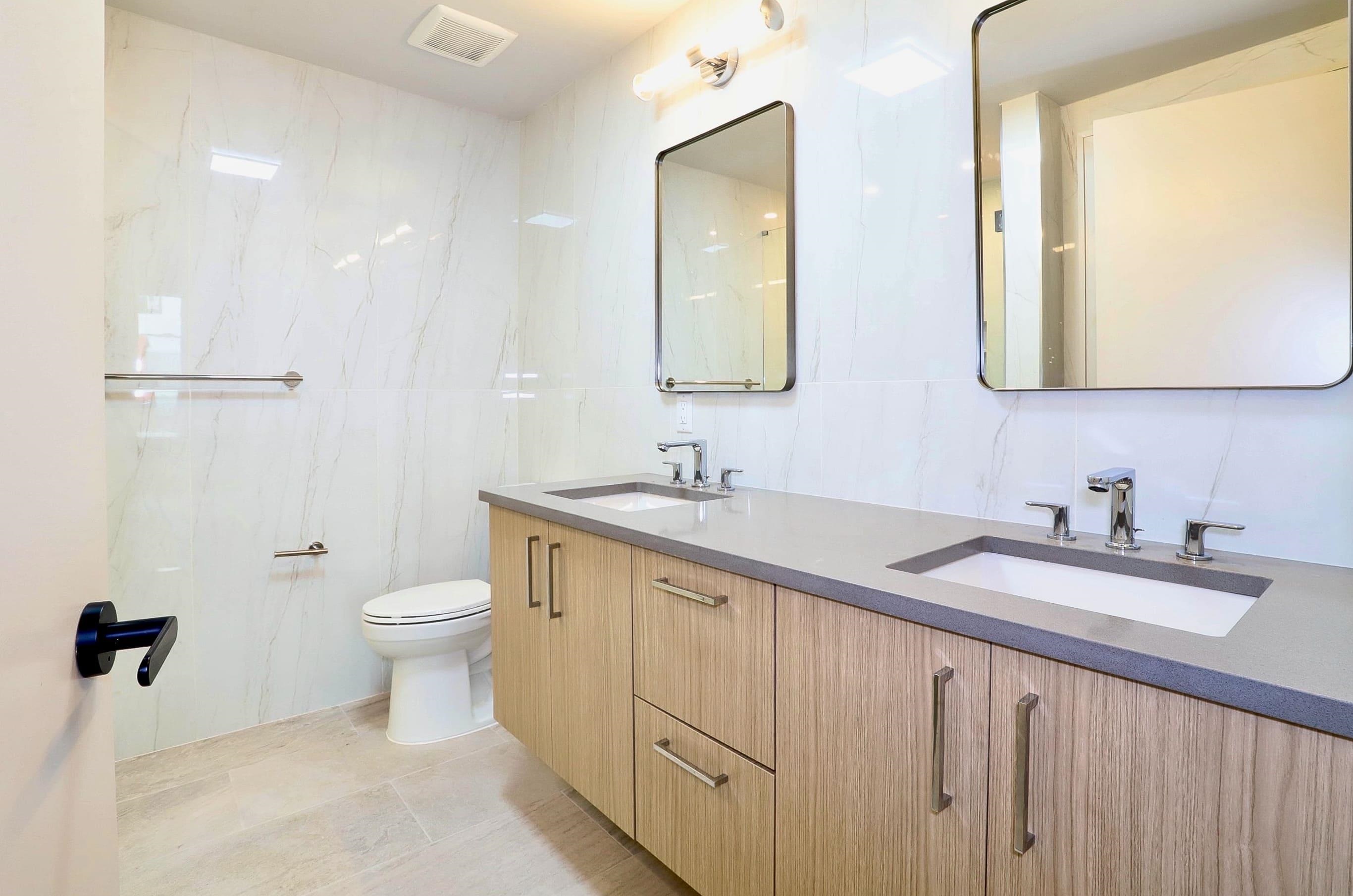 921 MADISON ST Unit: 203