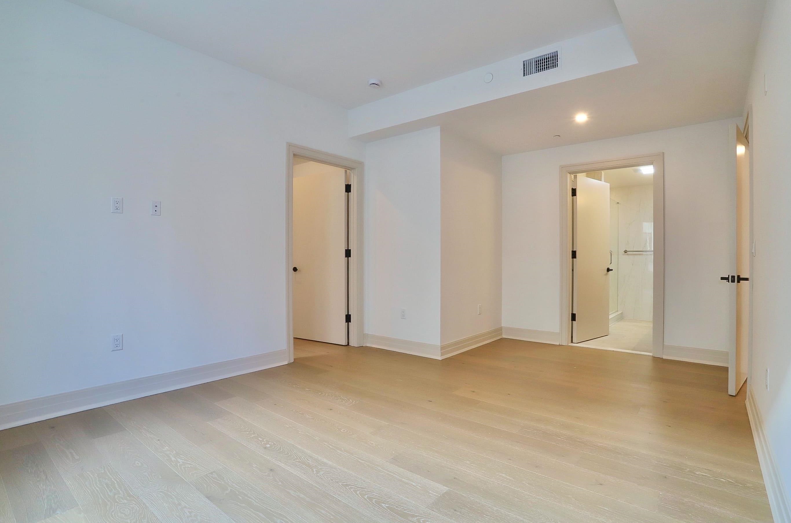 921 MADISON ST Unit: 203