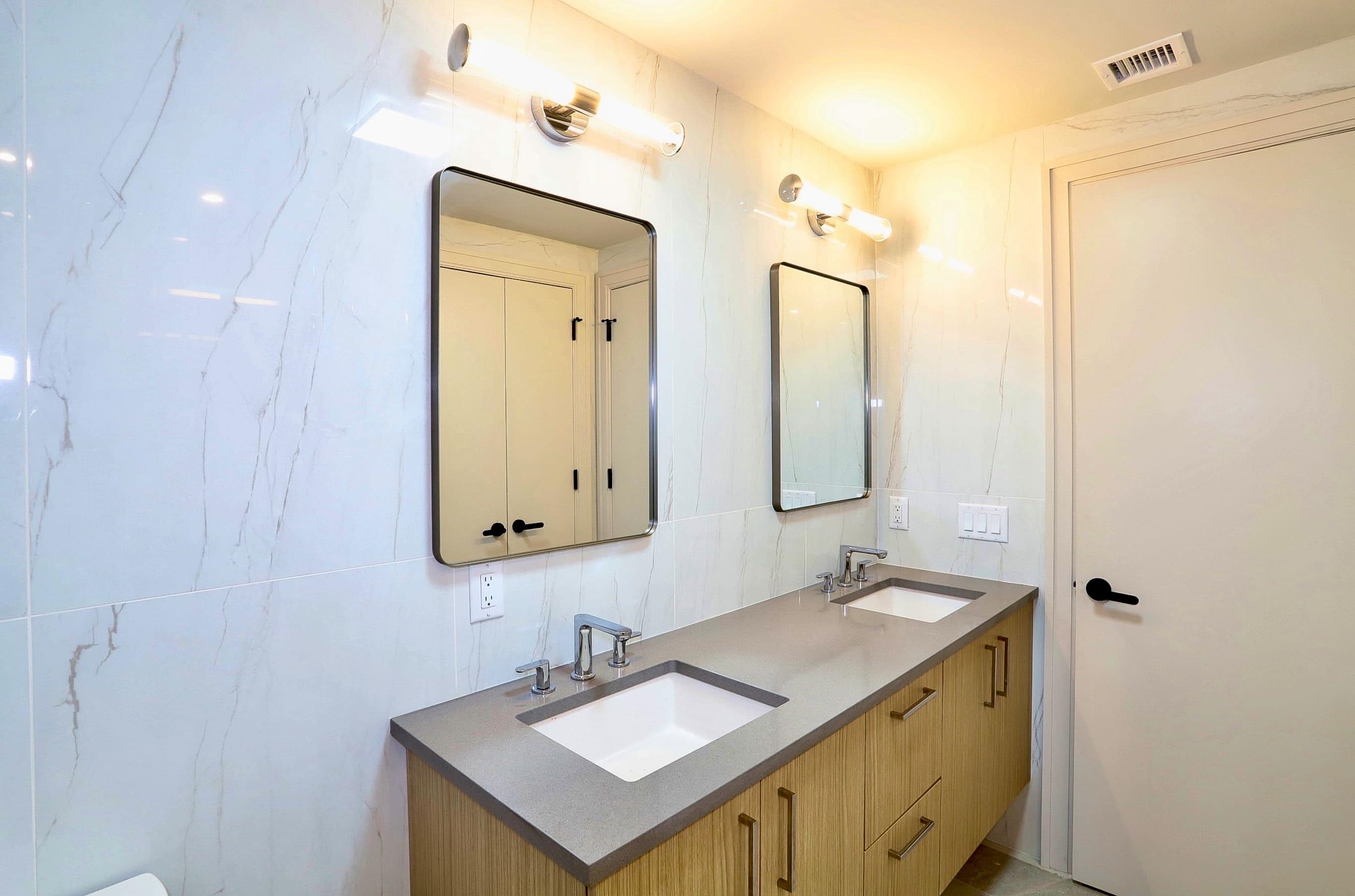 921 MADISON ST Unit: 203