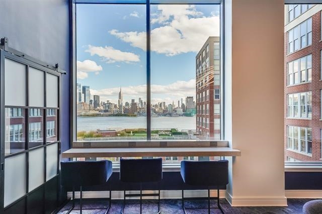 1100 MAXWELL LANE Unit: 624