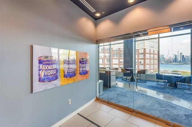1100 MAXWELL LANE Unit: 624