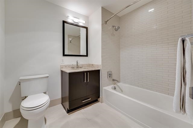 1100 MAXWELL LANE Unit: 624