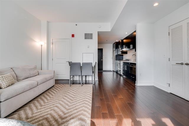 1100 MAXWELL LANE Unit: 624