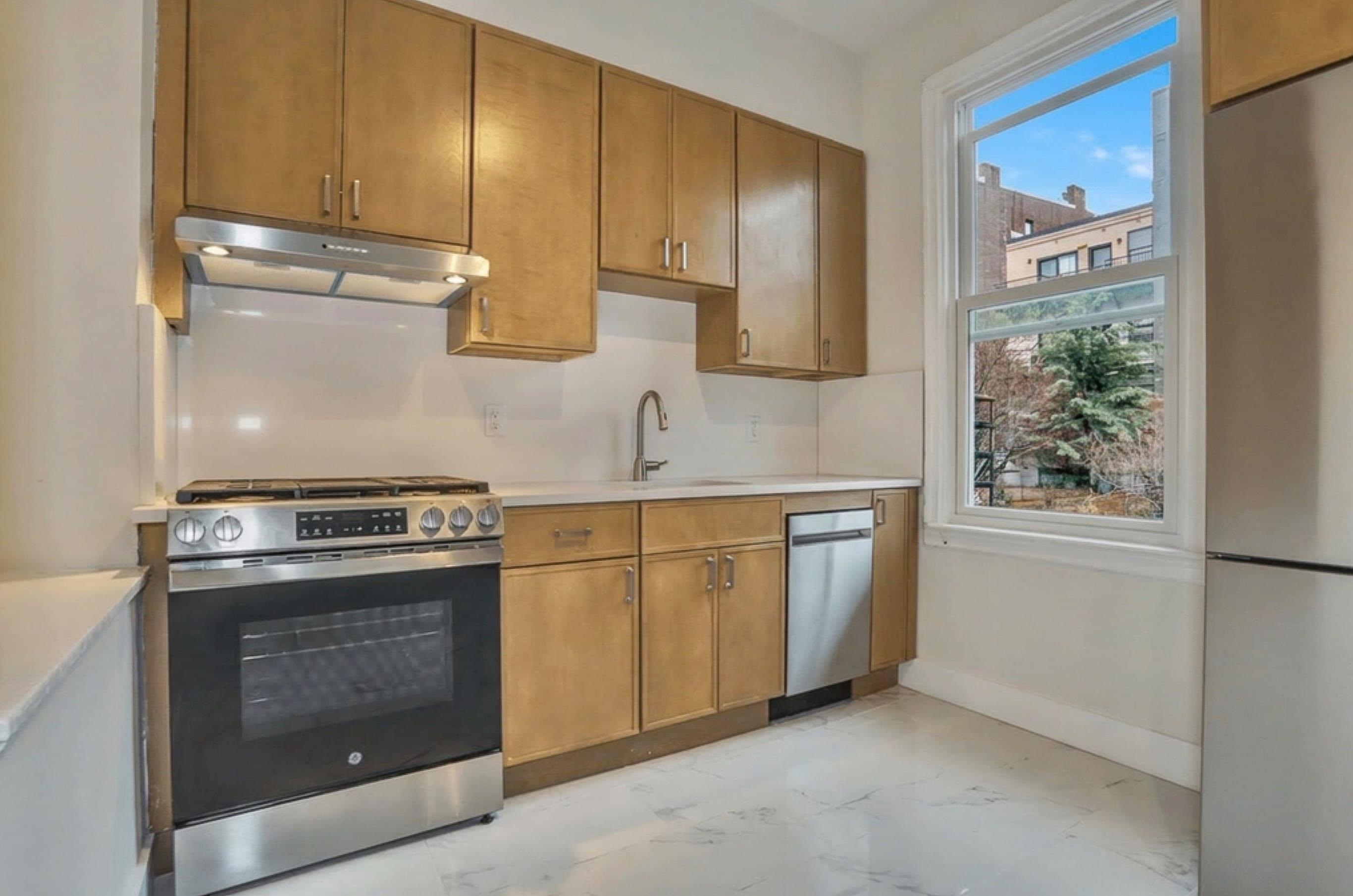 232 GARDEN ST Unit: 2