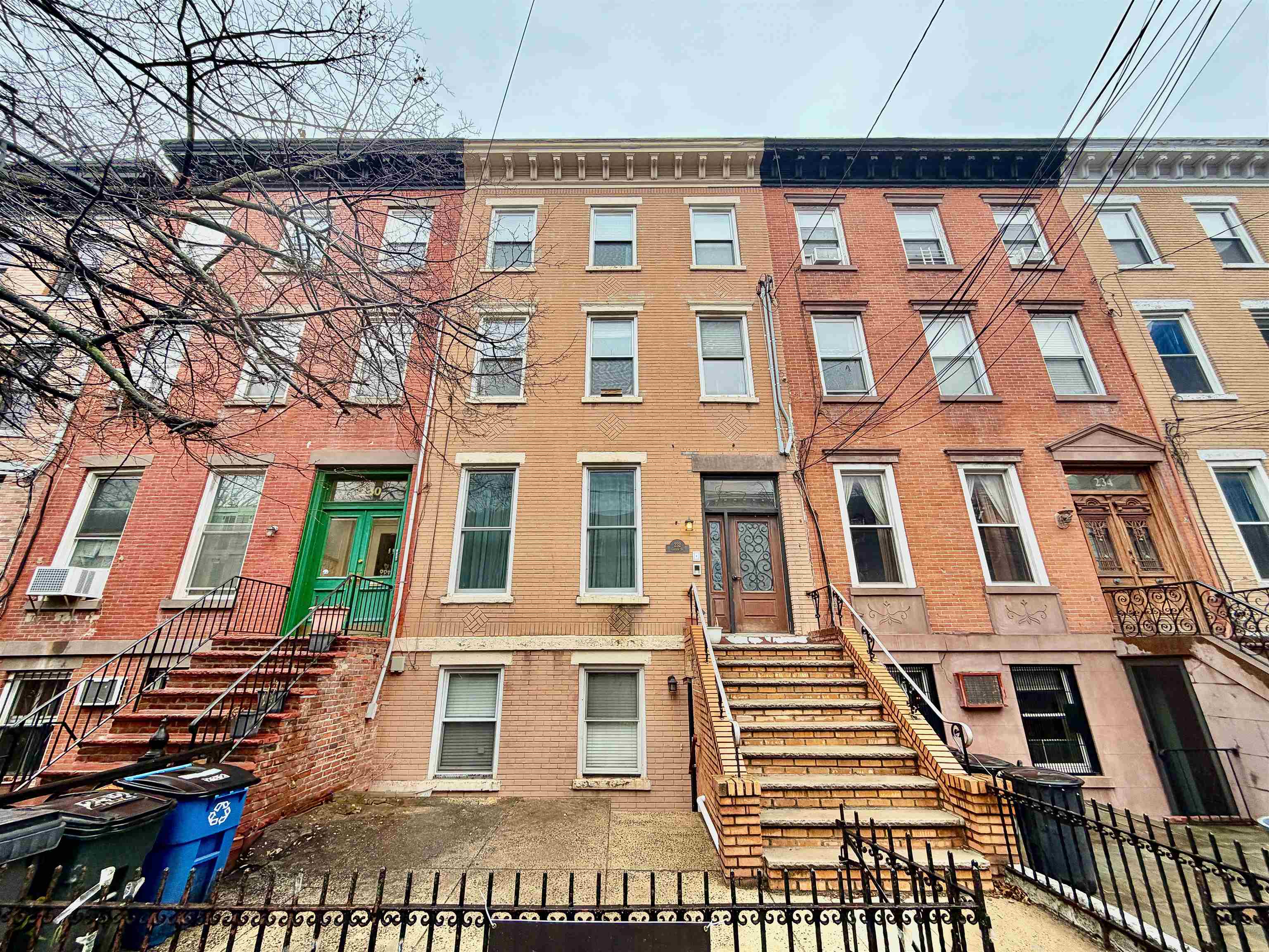 232 GARDEN ST Unit: 2