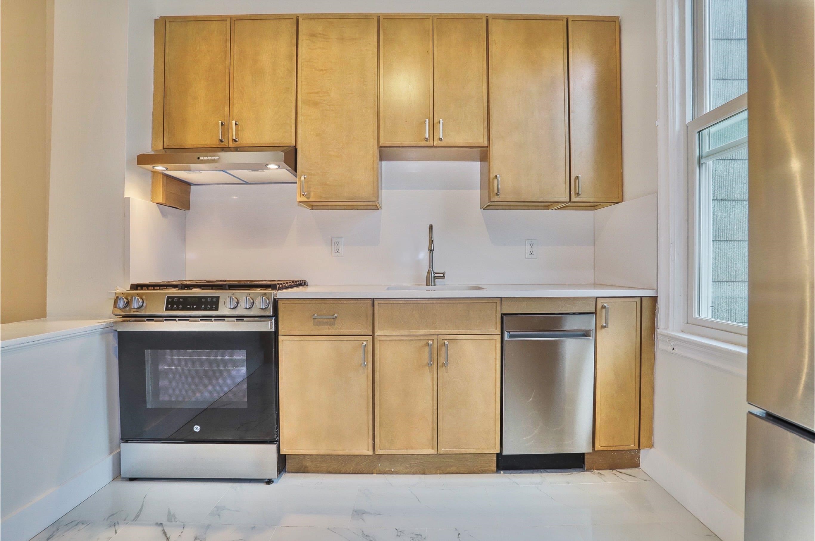 232 GARDEN ST Unit: 2