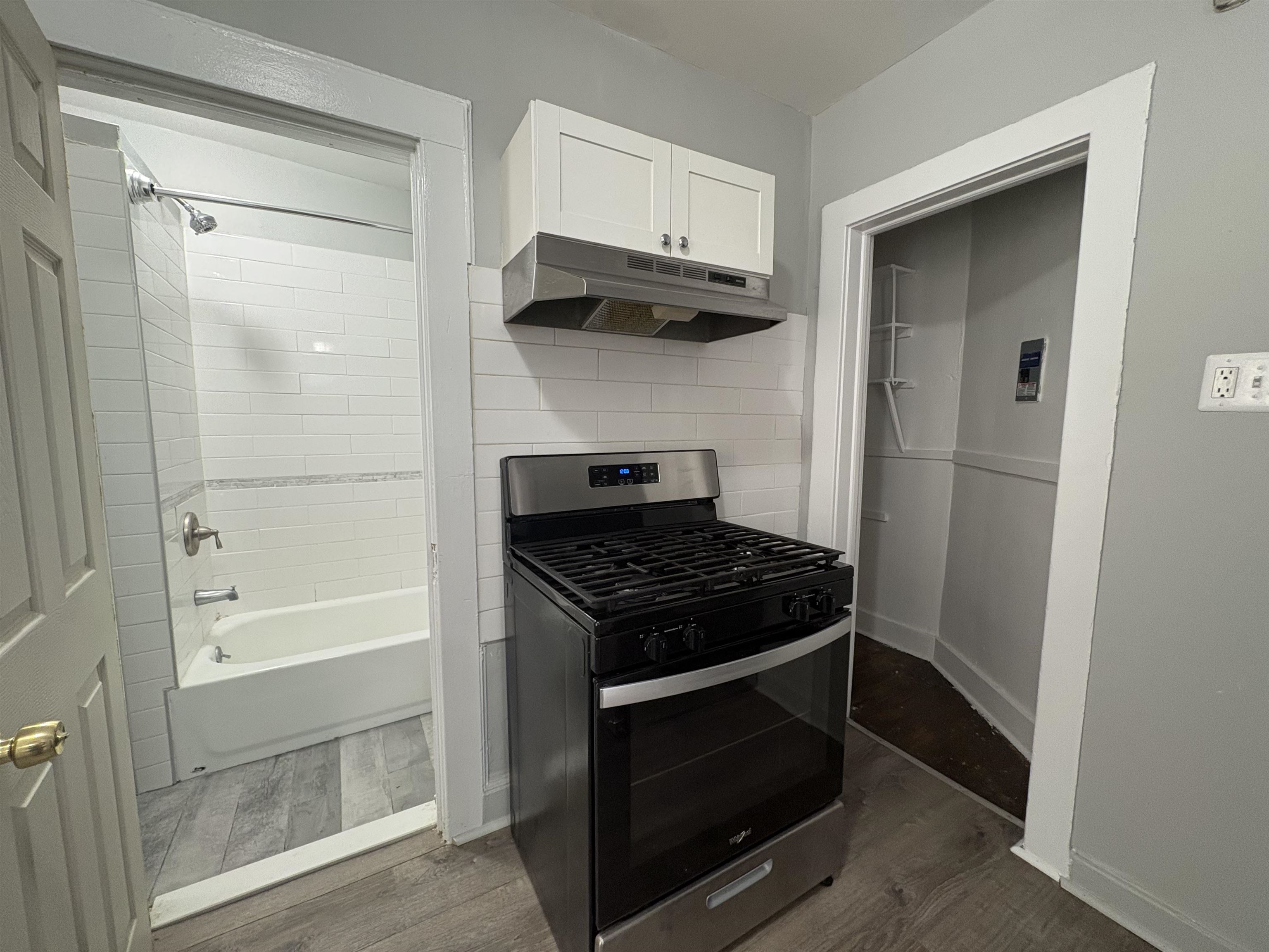 762 FOREST ST Unit: 1