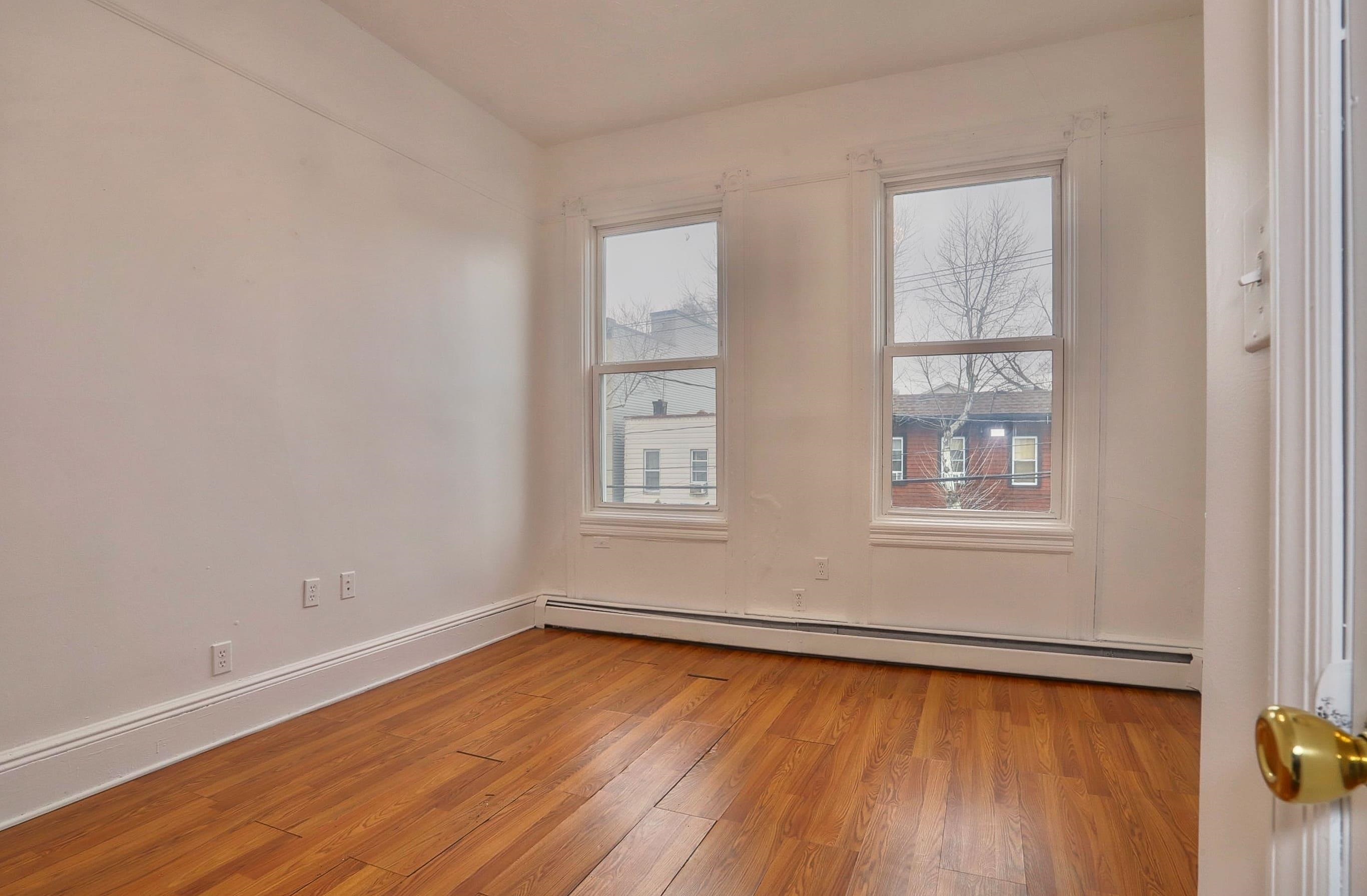 119 ZABRISKIE ST Unit: 3