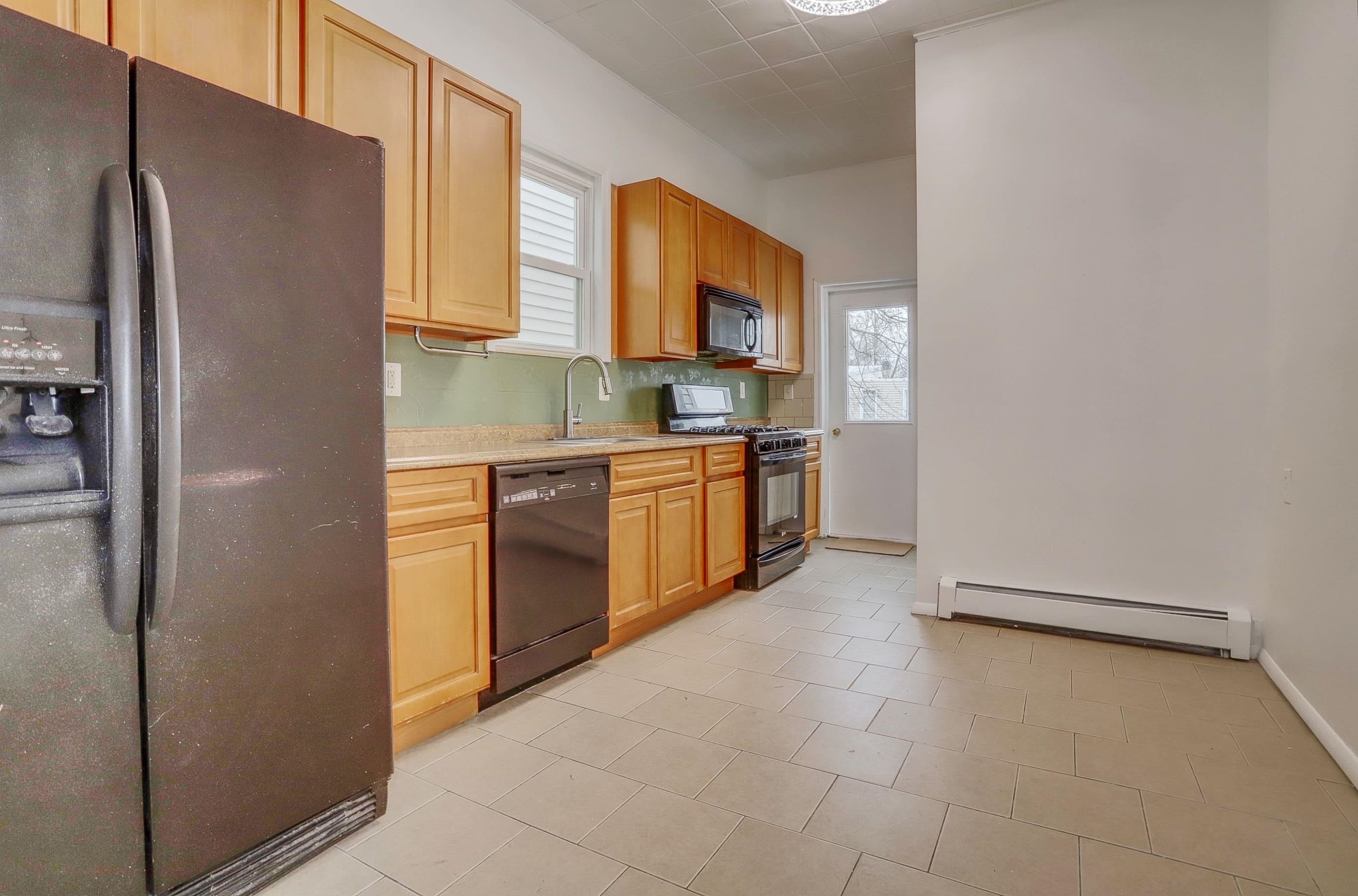 119 ZABRISKIE ST Unit: 3