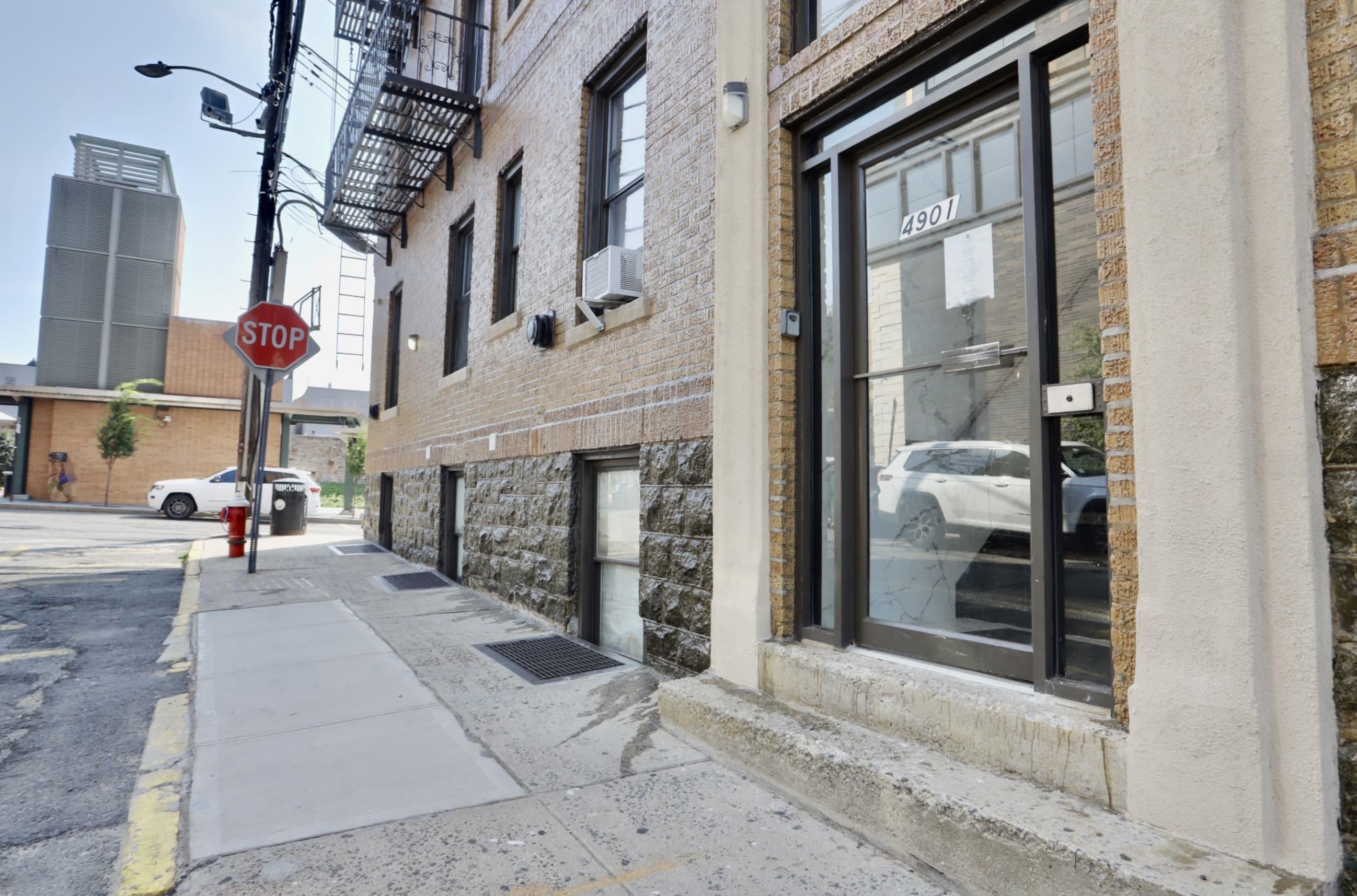 4901 MURPHY PL Unit: 11